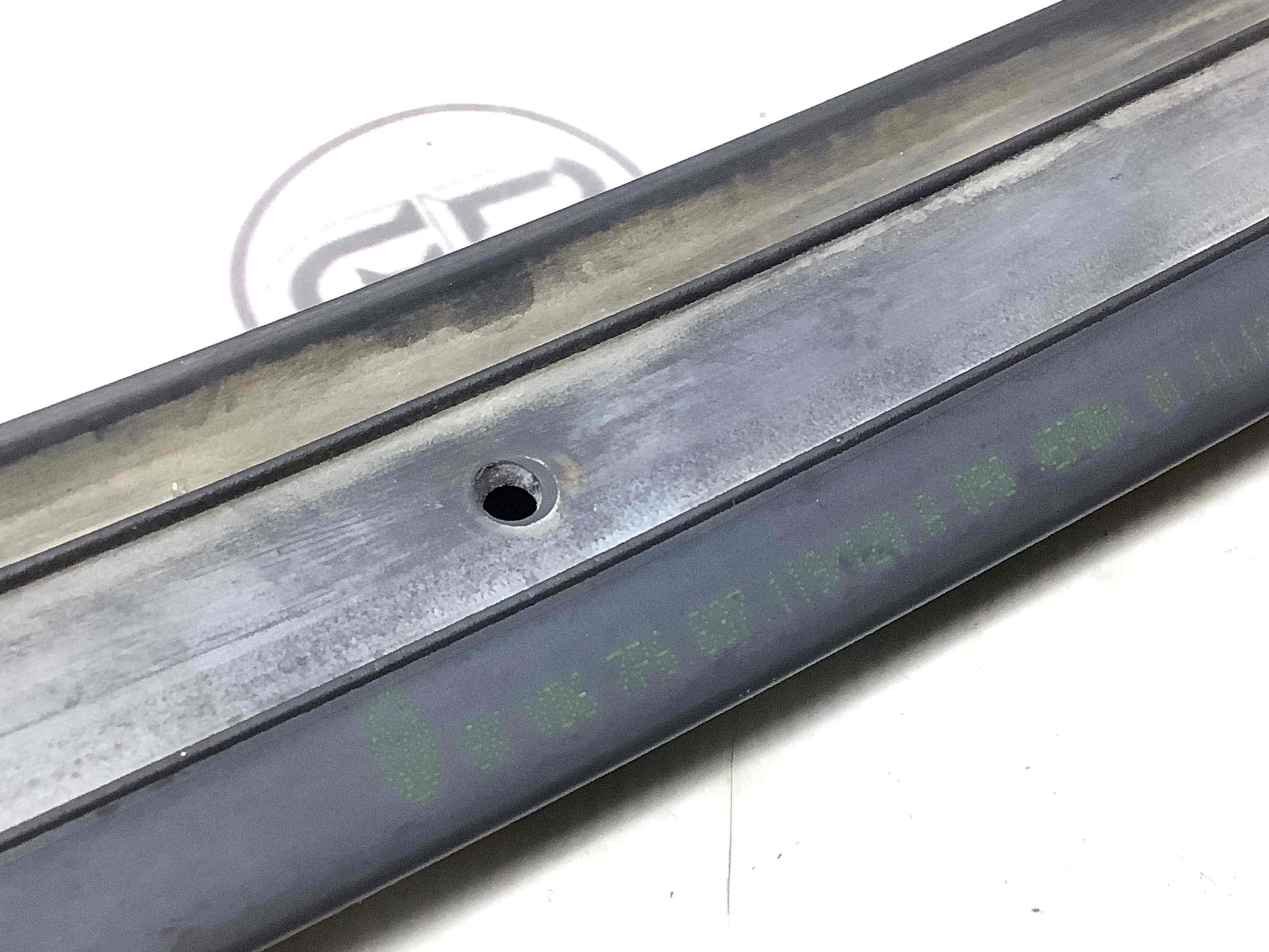 Ущільнювач скла, двері