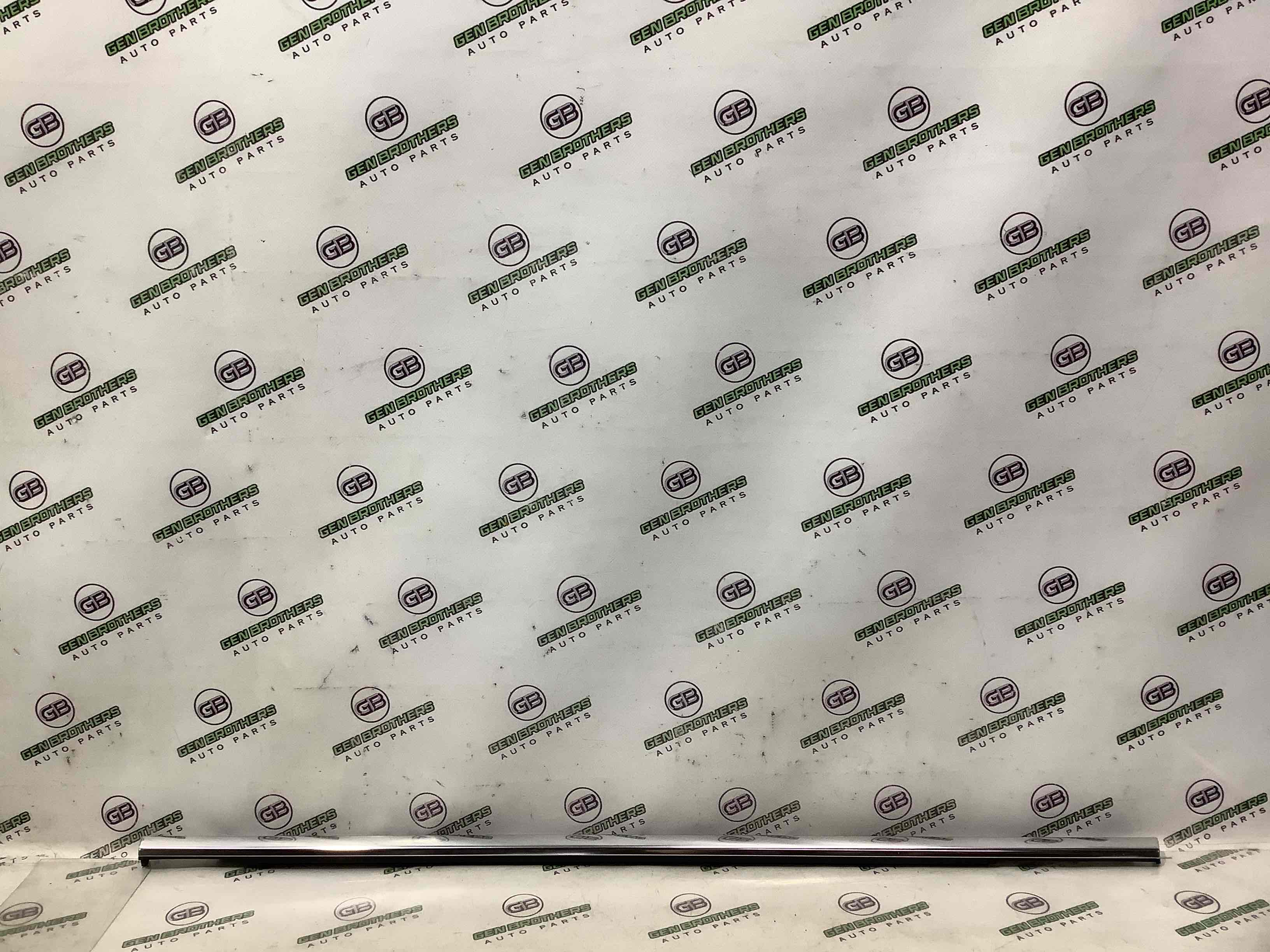 Молдинг двері задньої правої