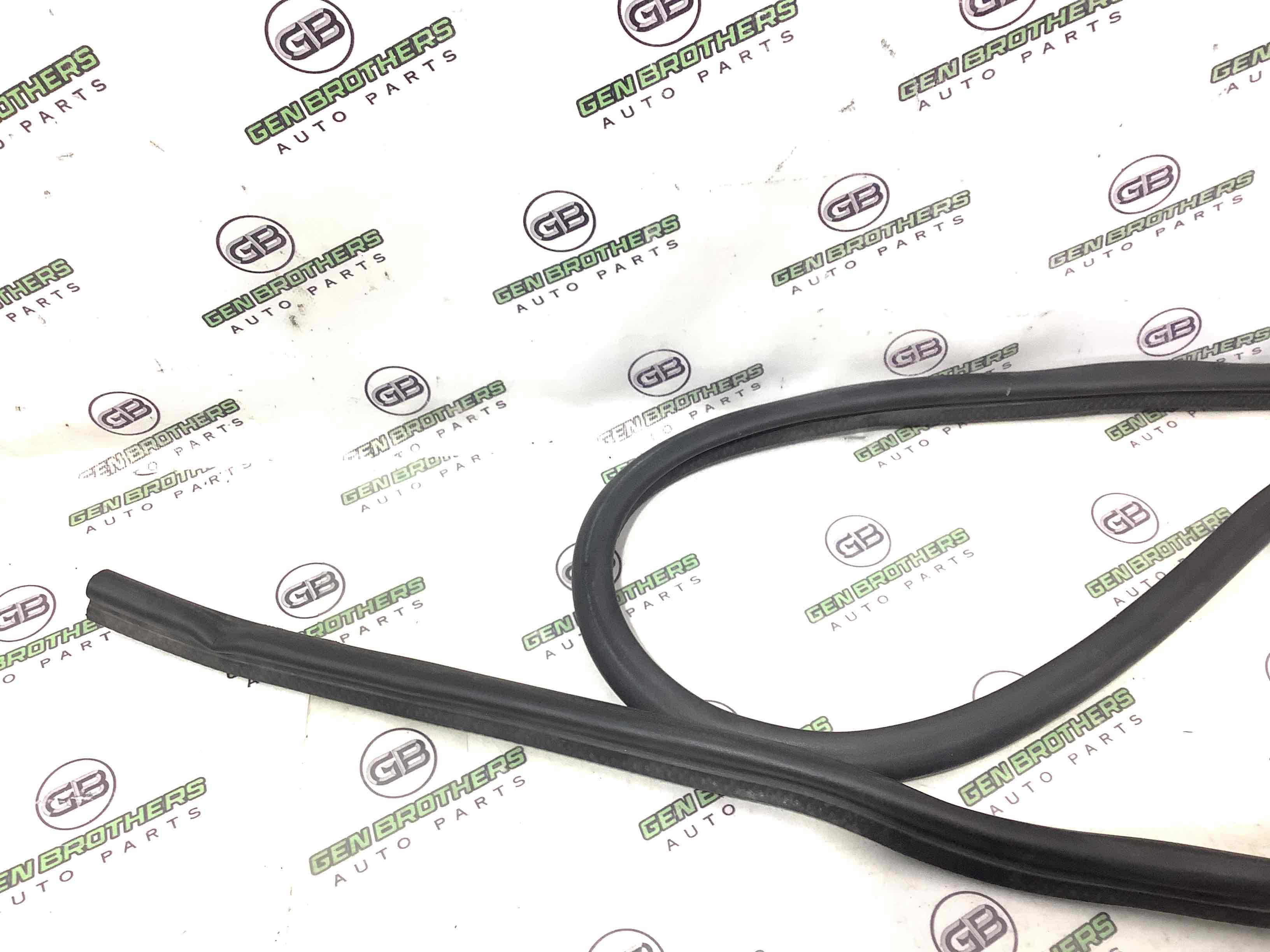 Ущільнювач капота, ізолятор, шуба