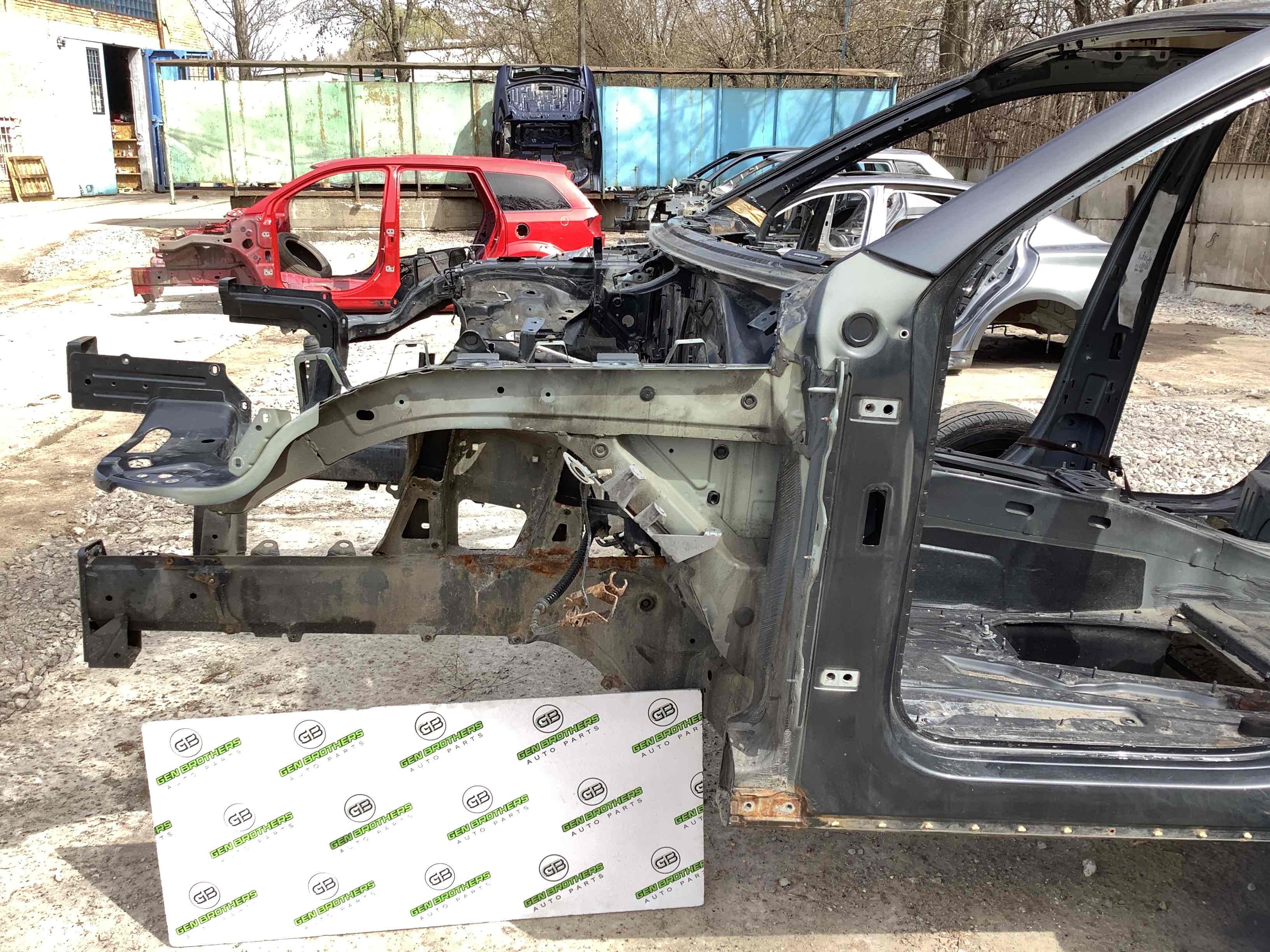 Чверть передня ліва