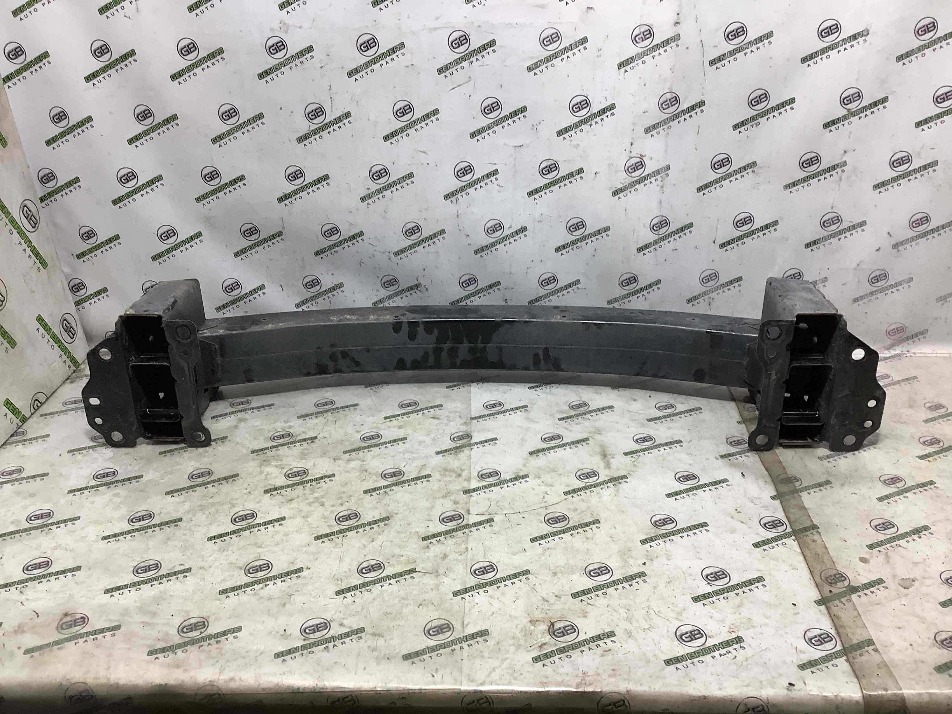 Усилитель бампера переднего