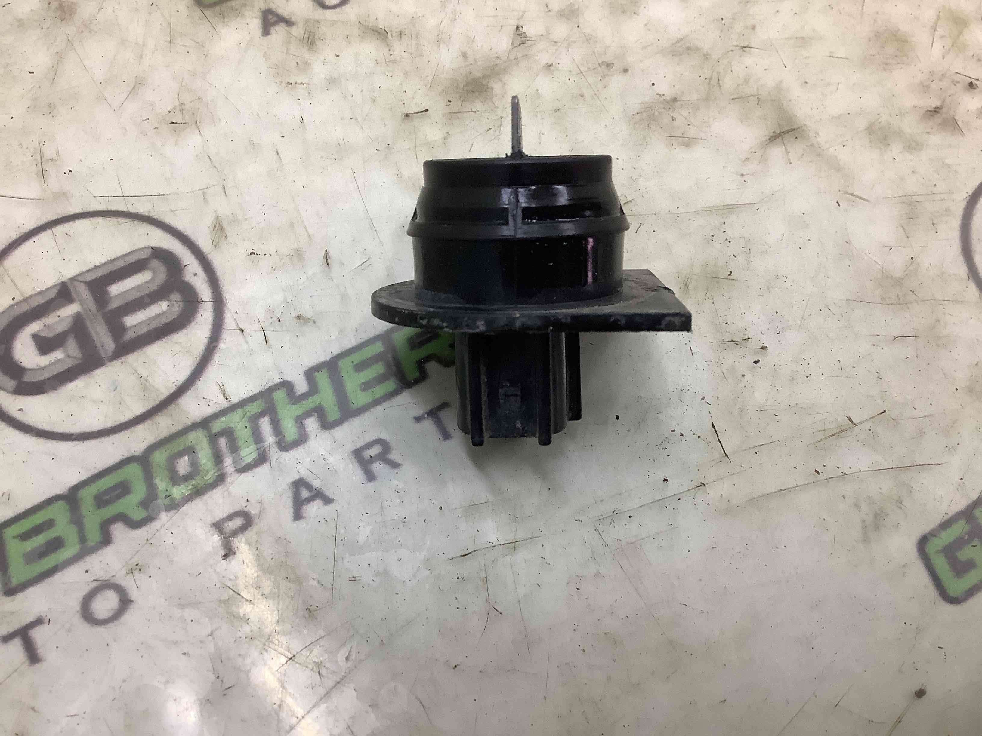 Датчик уровня бачка омывателя