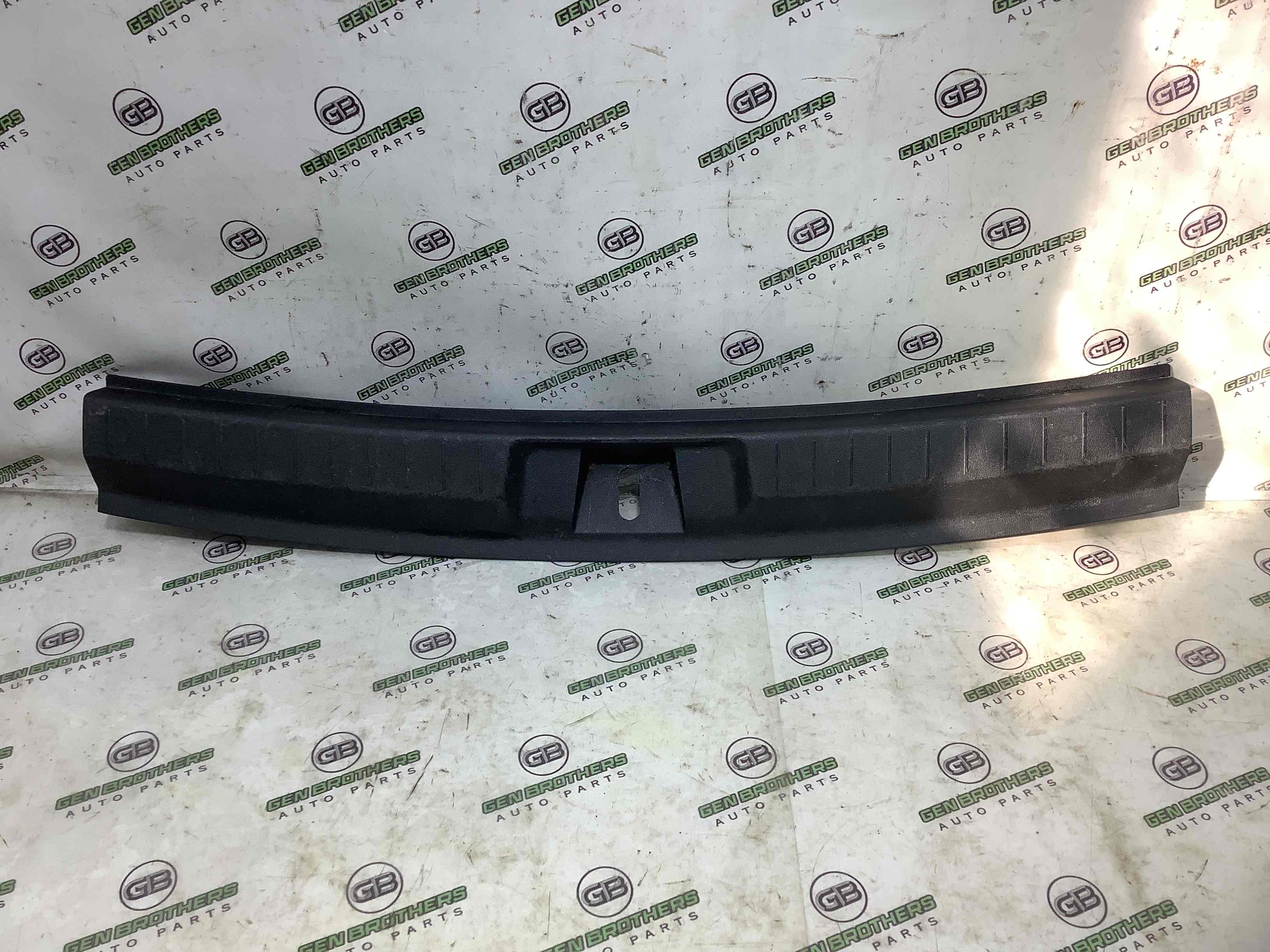 Элементы отделки багажника