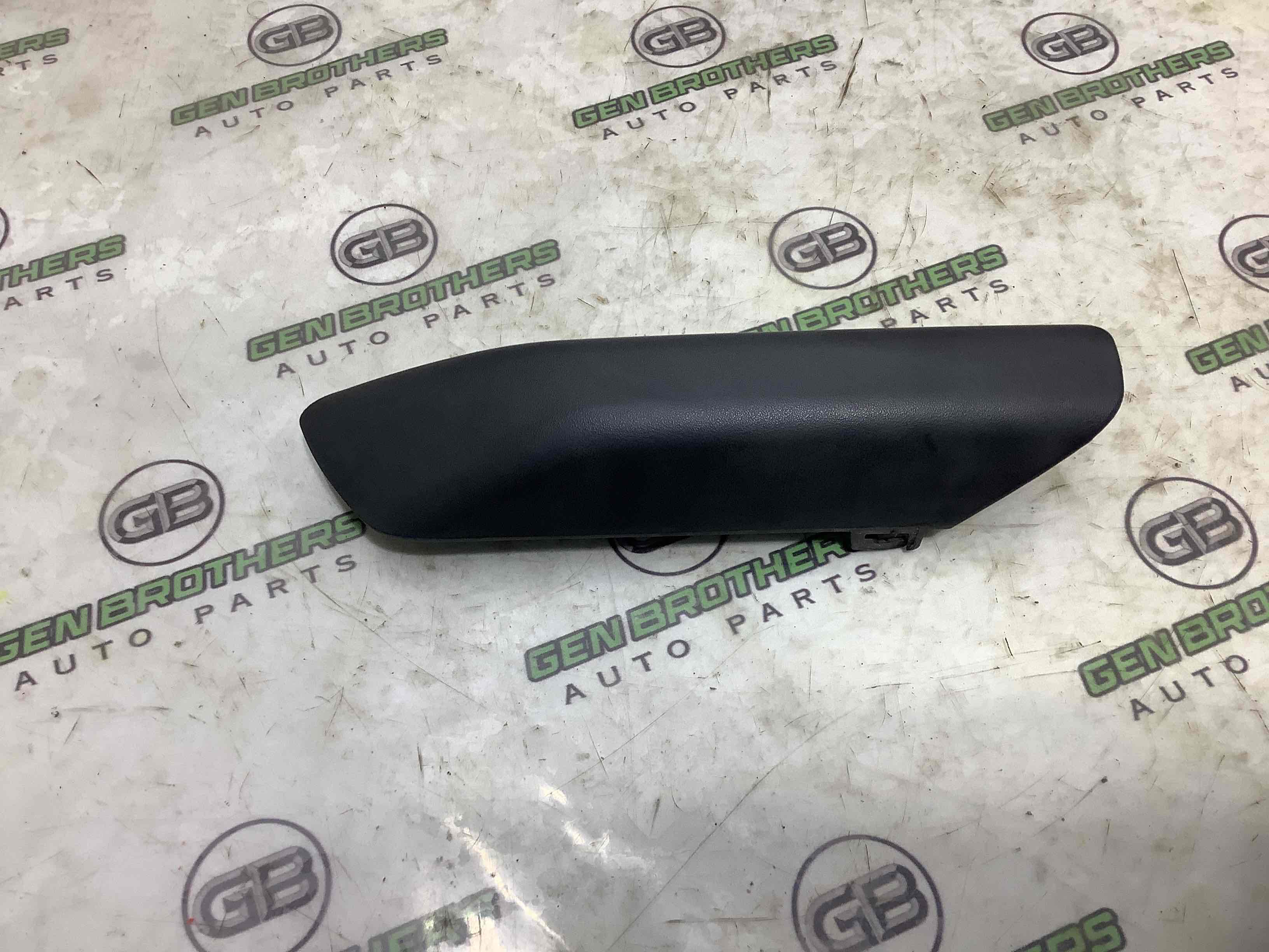 Молдинг крыши, рейлинг на крышу,  накладки