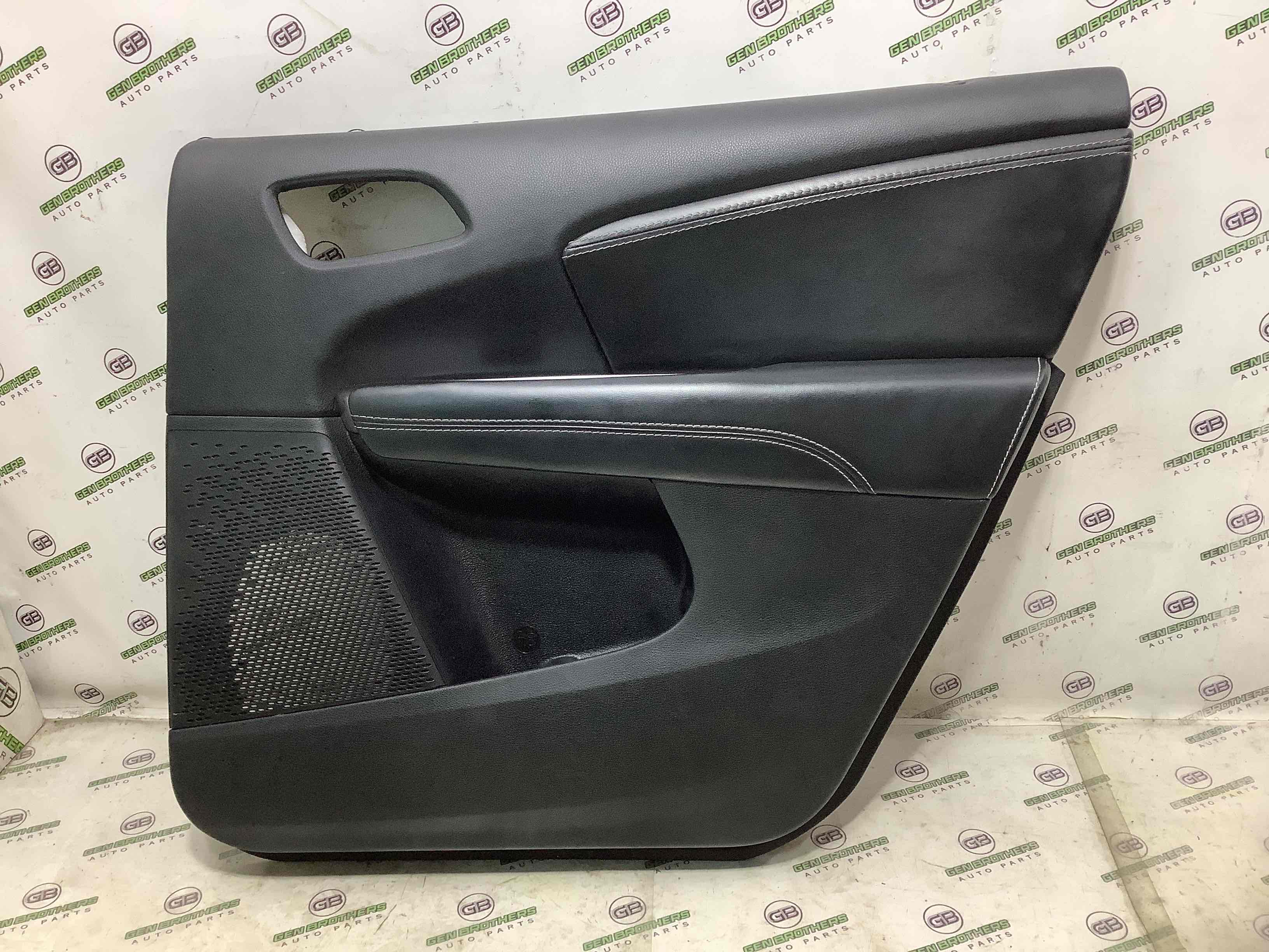 Обшивка дверей и карт