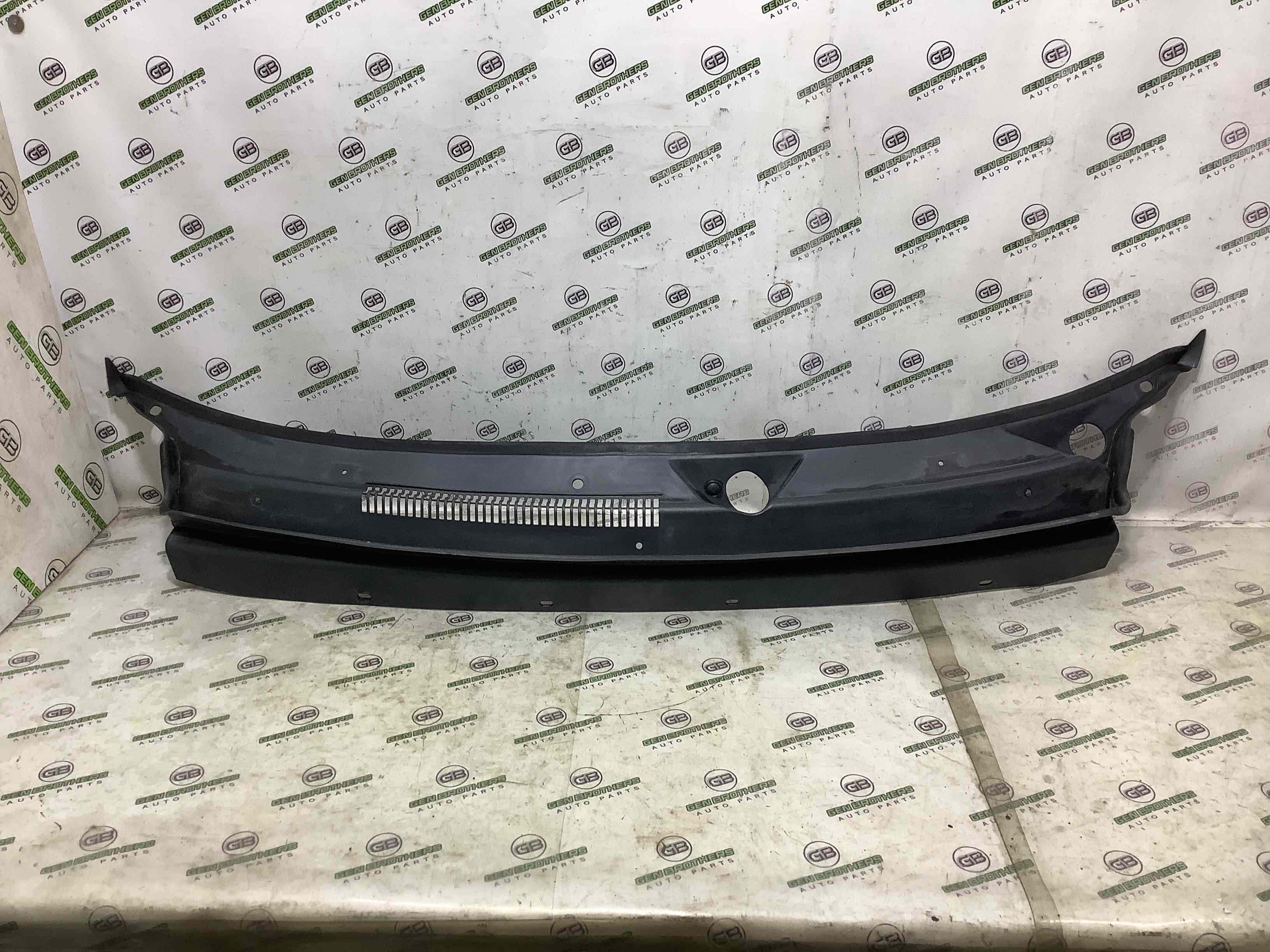 Решетка дворников пластик