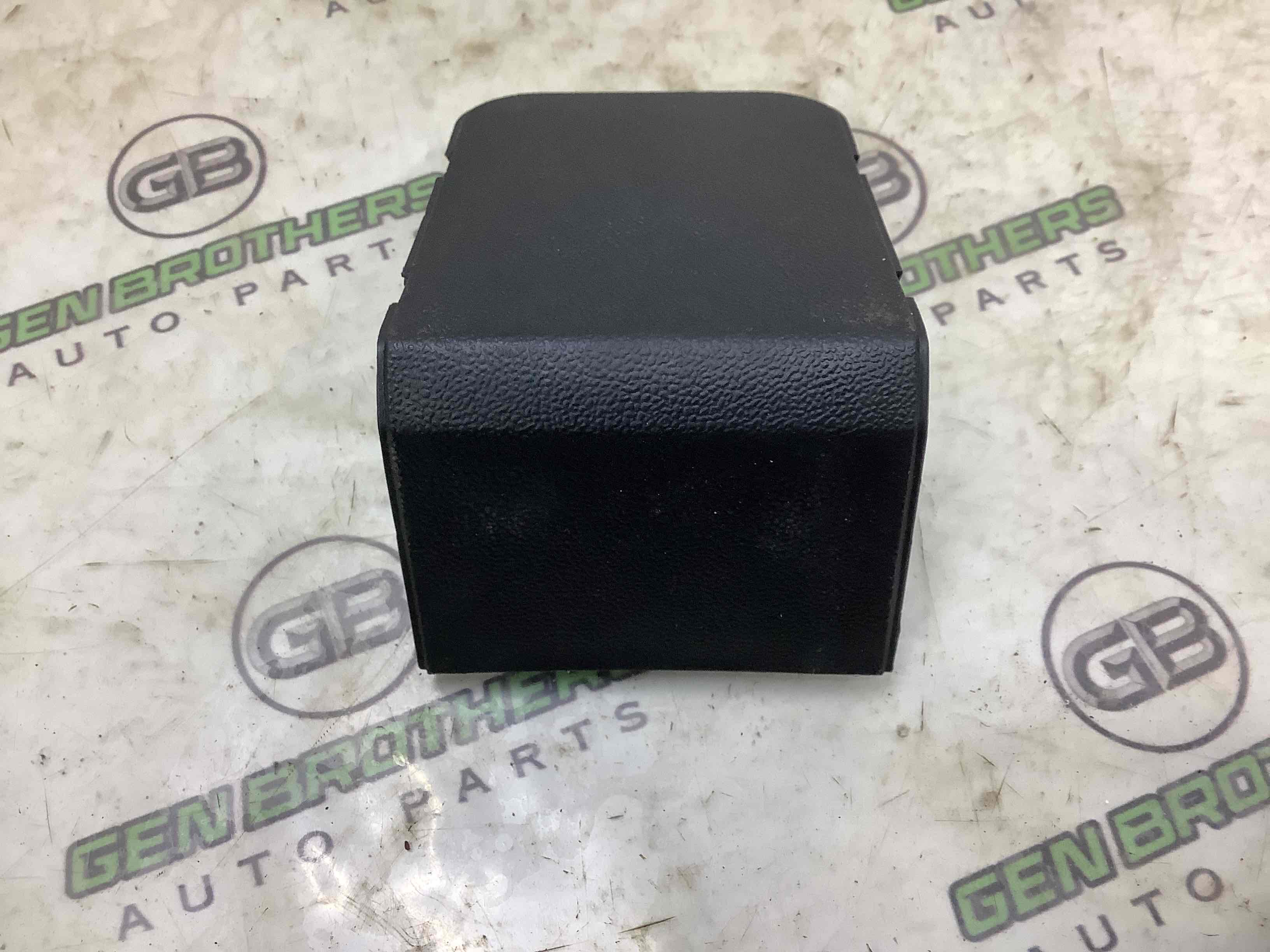 Пластиковые элементы салона