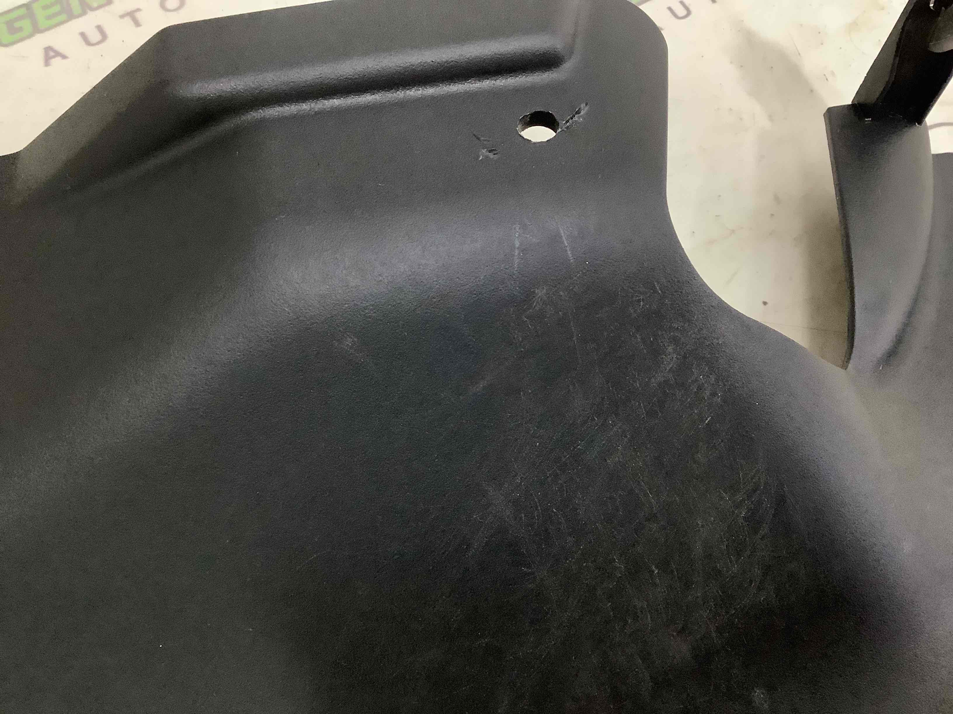 Пластиковые элементы салона