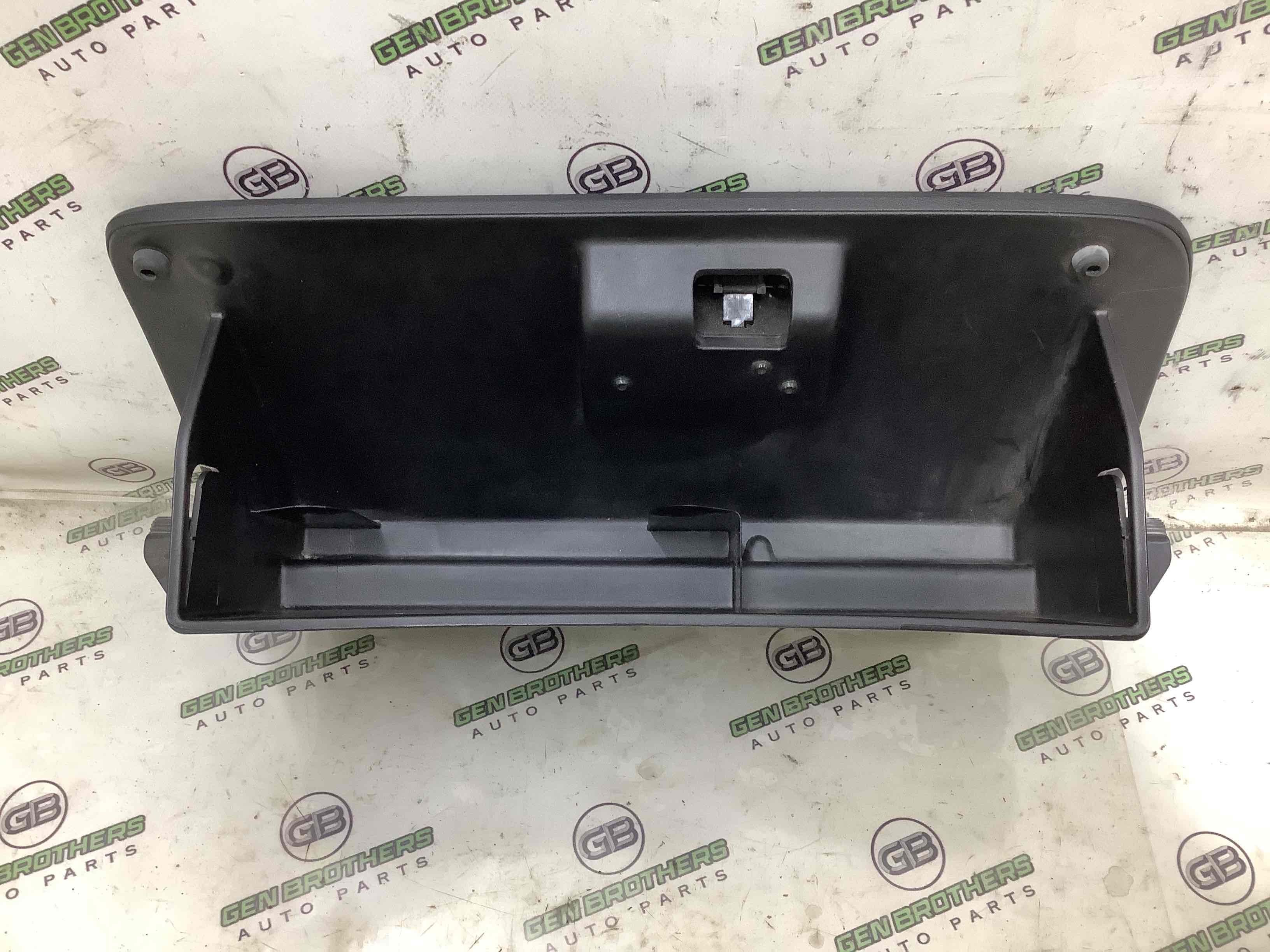 Бардачок замок бардачка, подстаканник, ящик