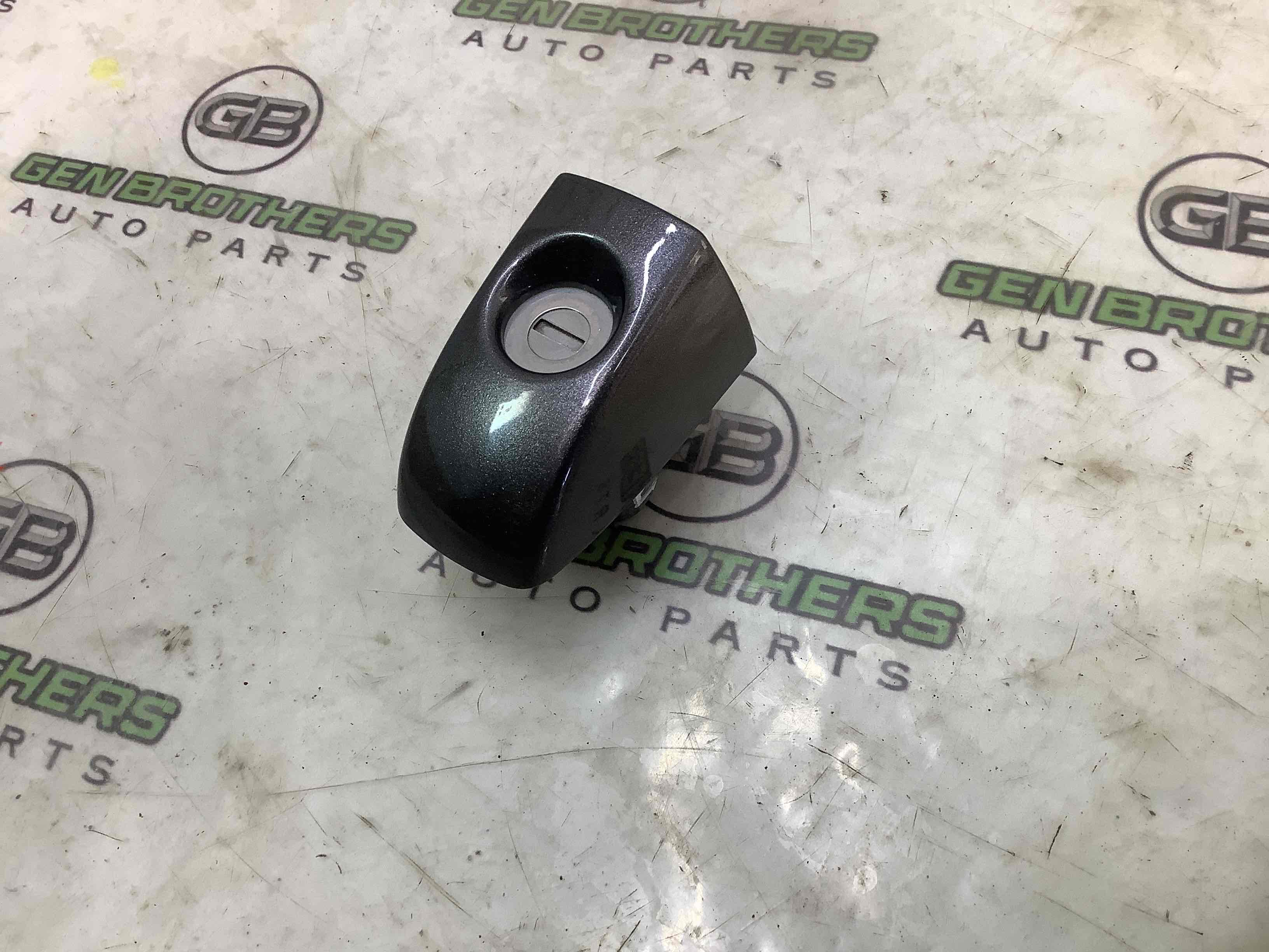 Заглушка ручки двери