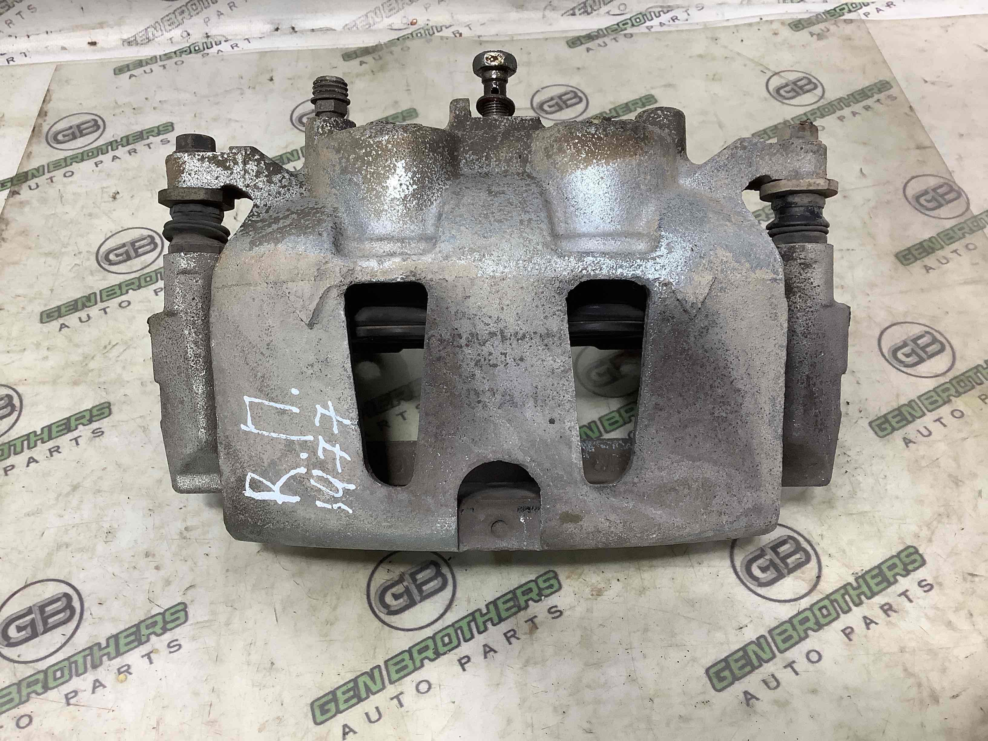 Суппорт передний правый