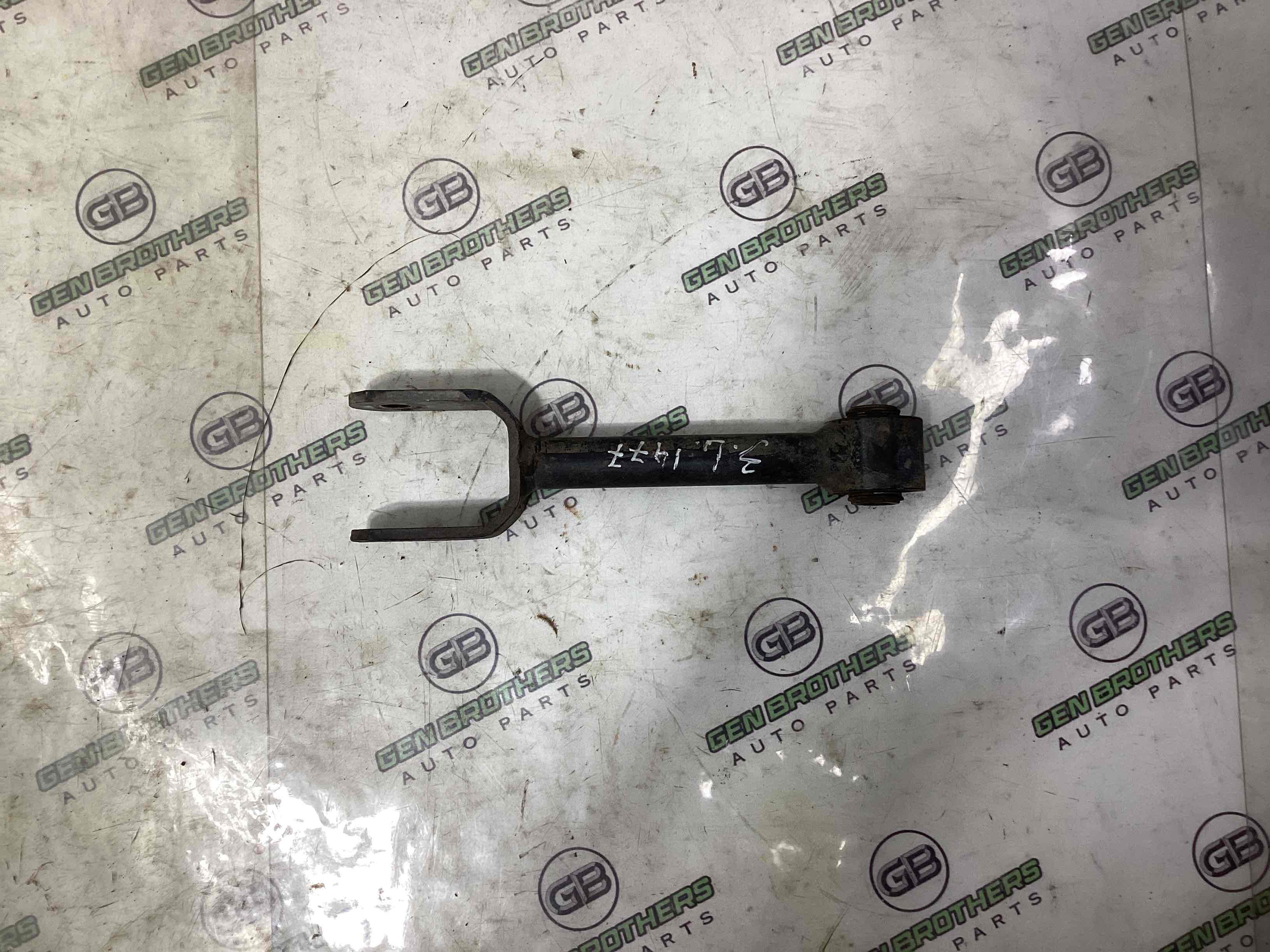 Рычаг задний левый