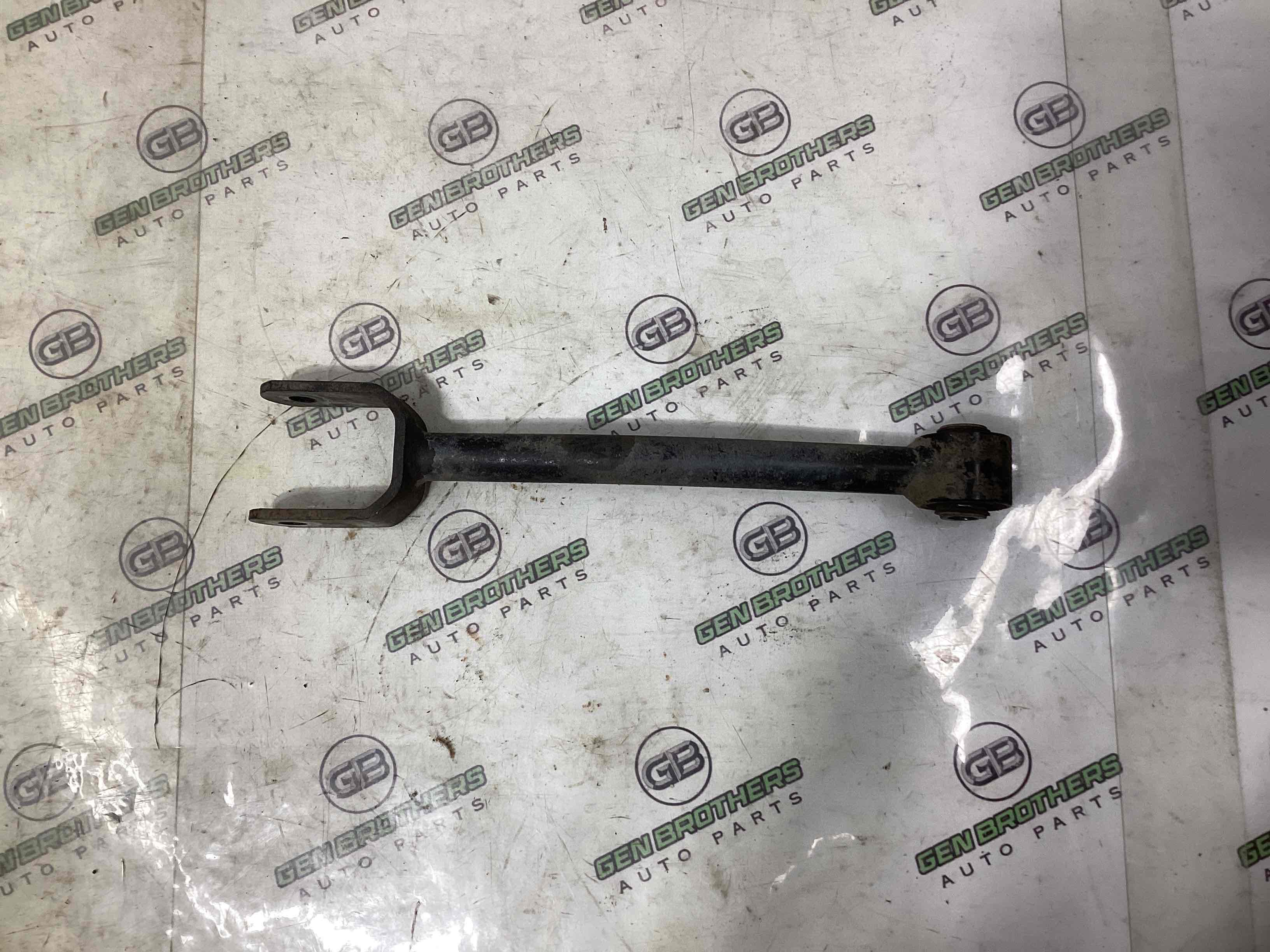 Рычаг задний левый