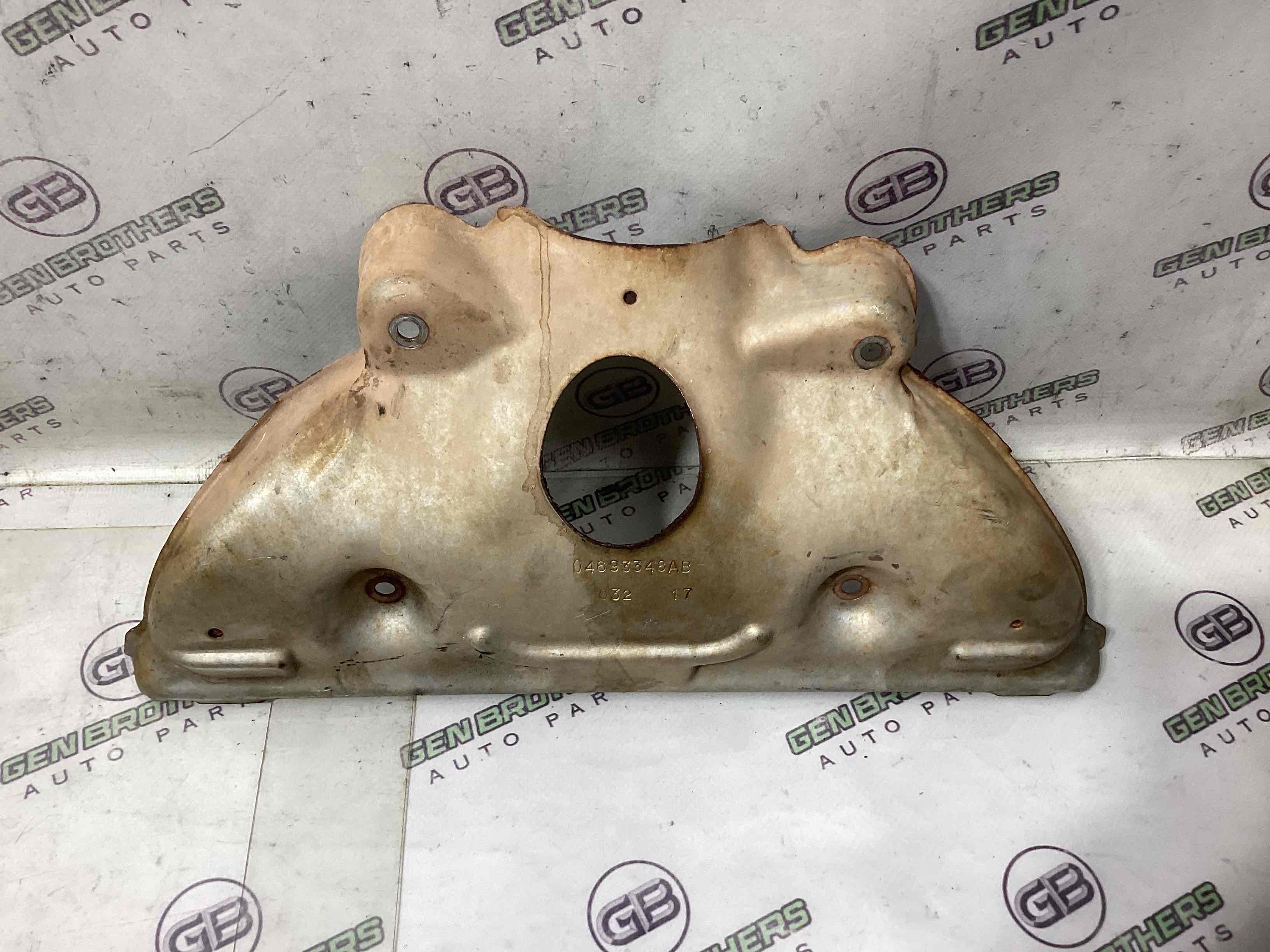 Теплоэкран, пластиковые изоляторы