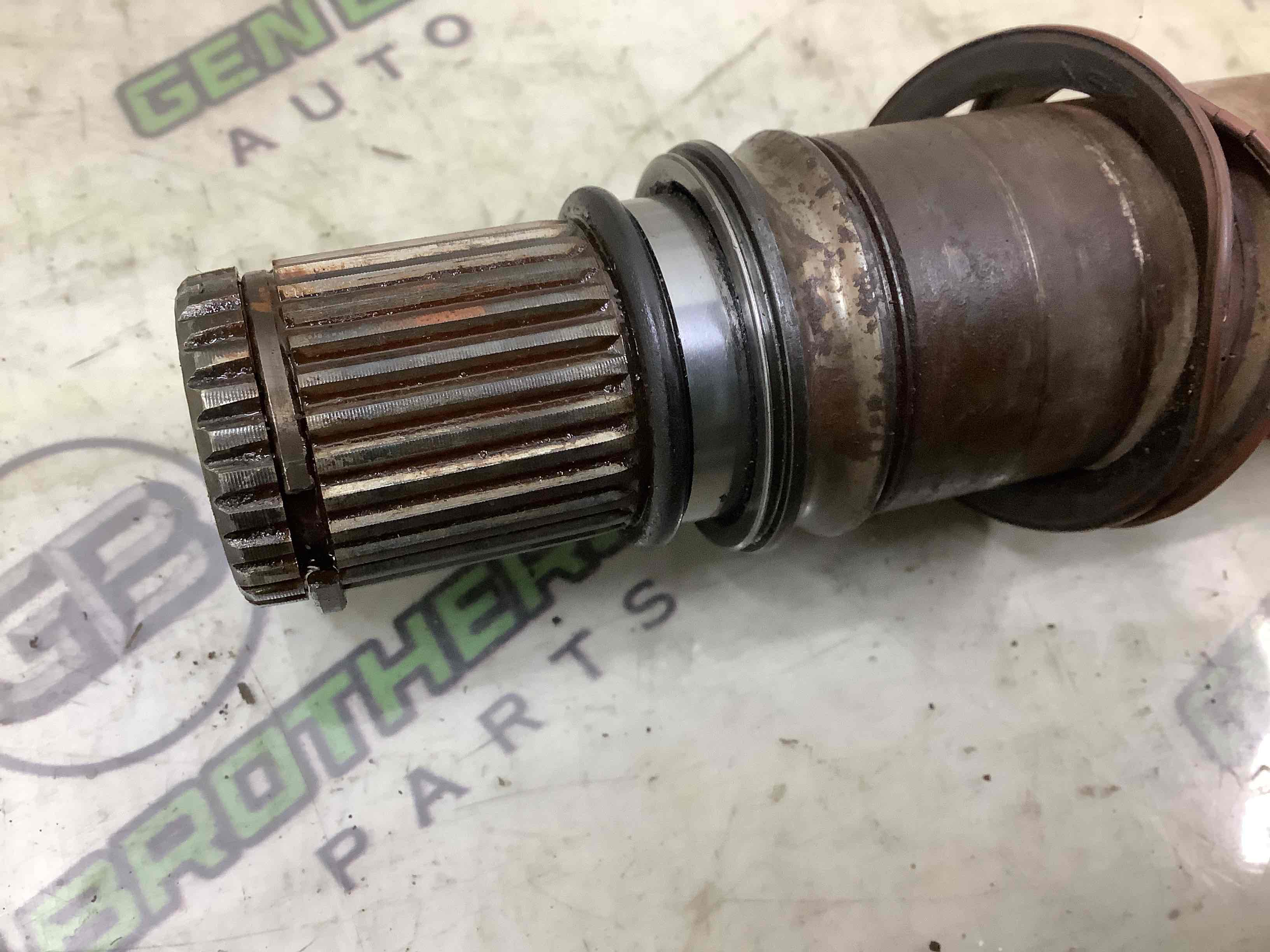 Полуось приводной вал