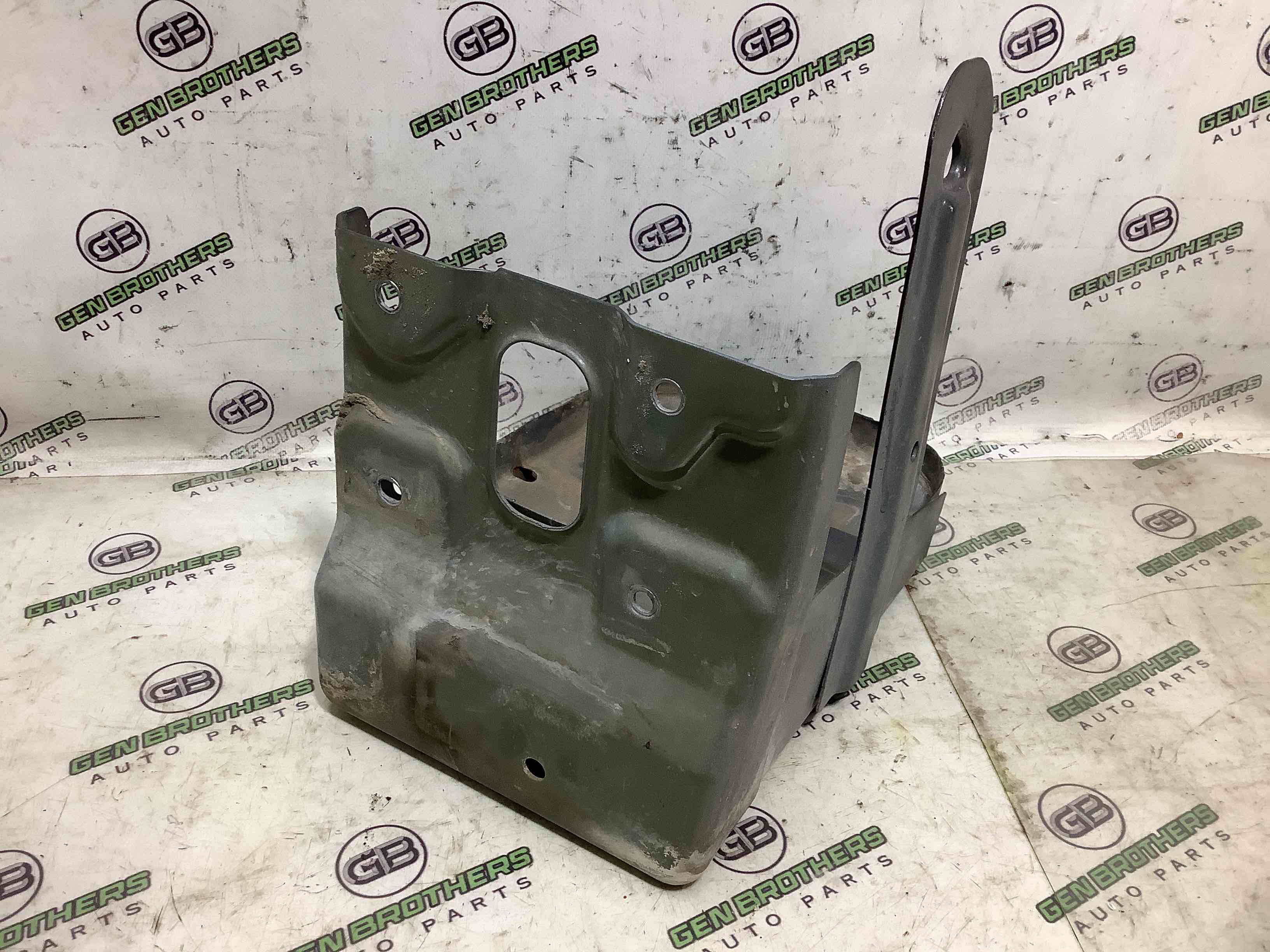 Полка аккумулятора, крышка, крепление площадка АКБ