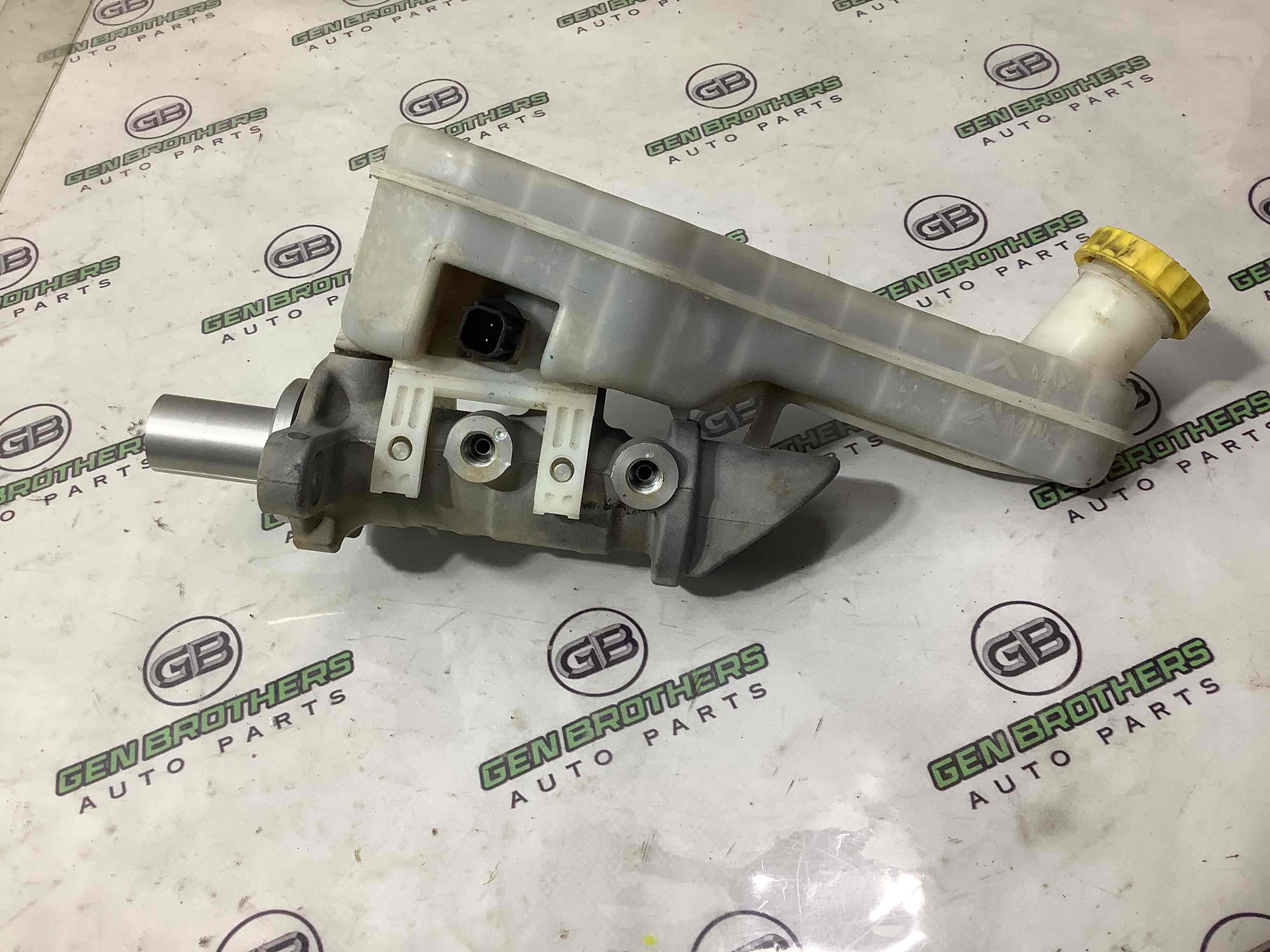 Цилиндр тормозной главный