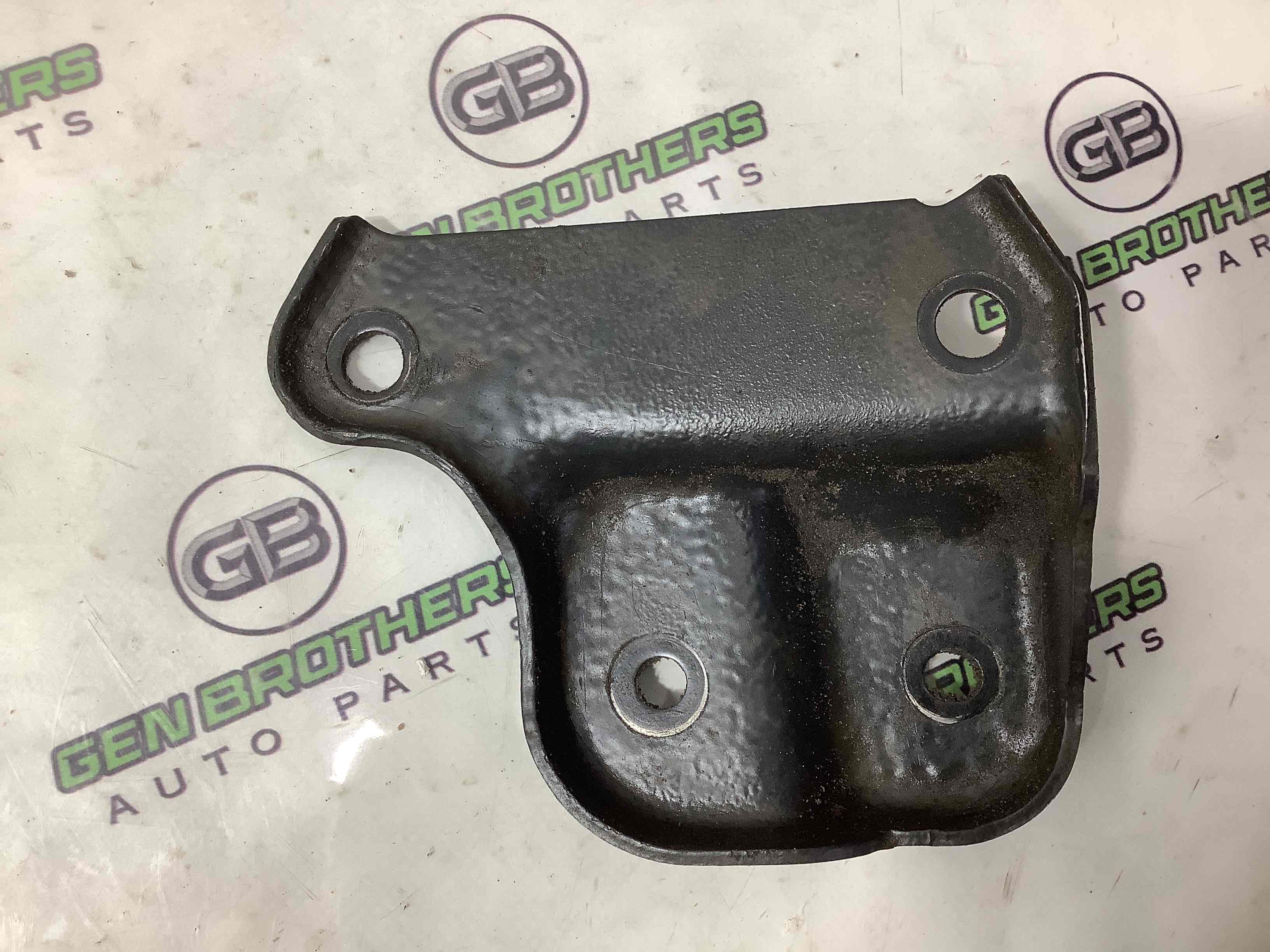 Кронштейн двигателя