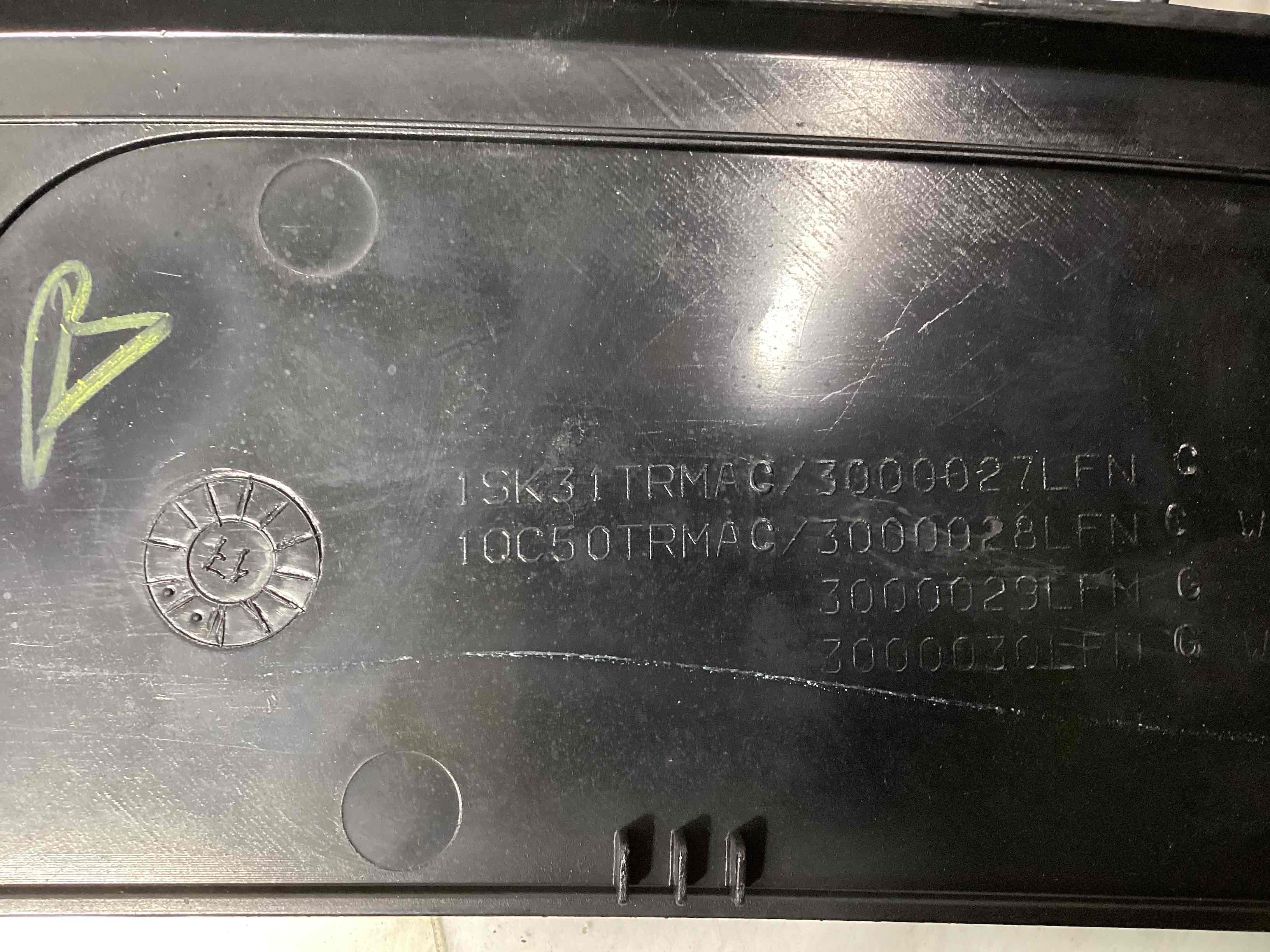 Обшивка приборной панели торпедо