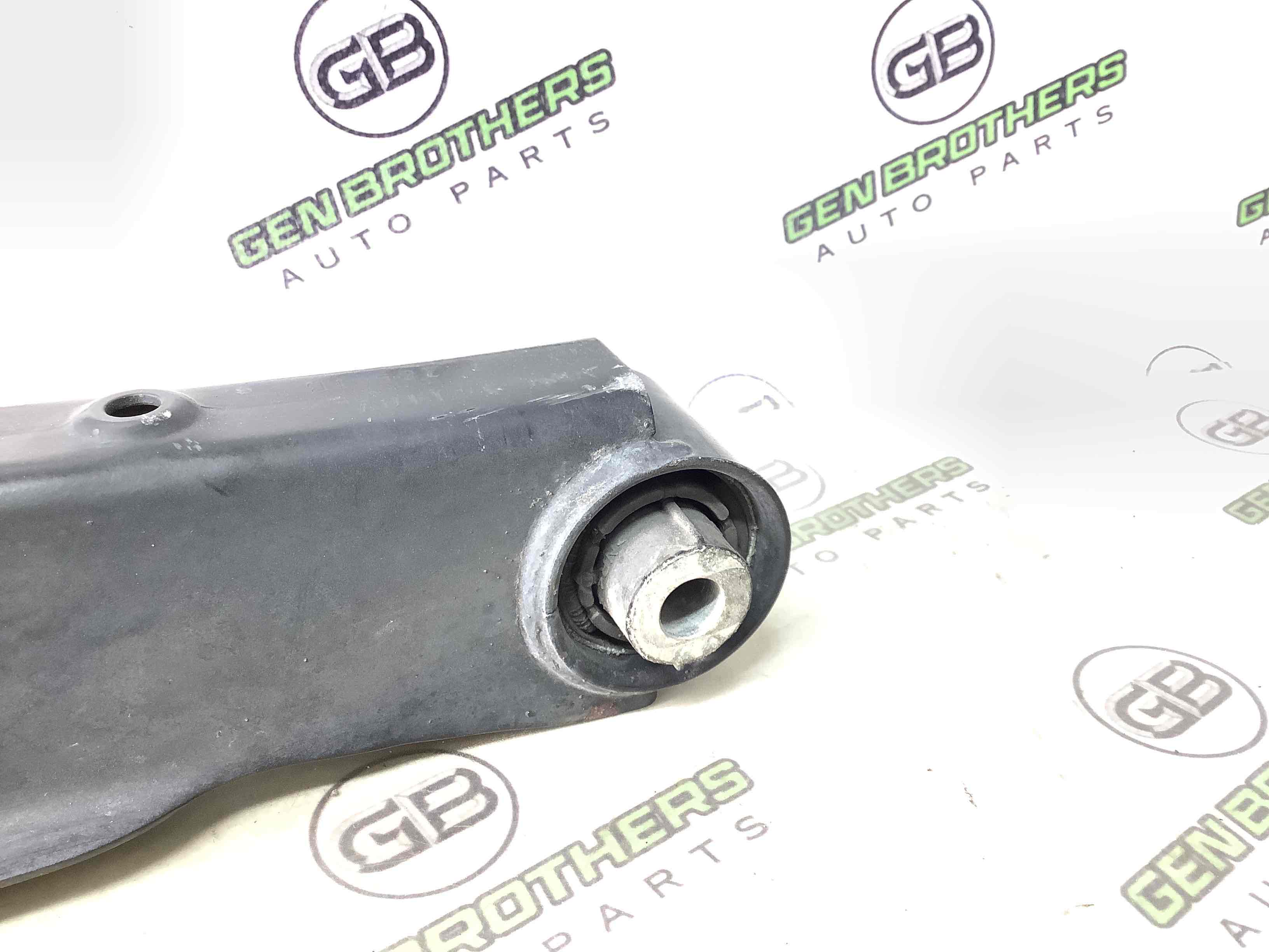 Важіль задній правий