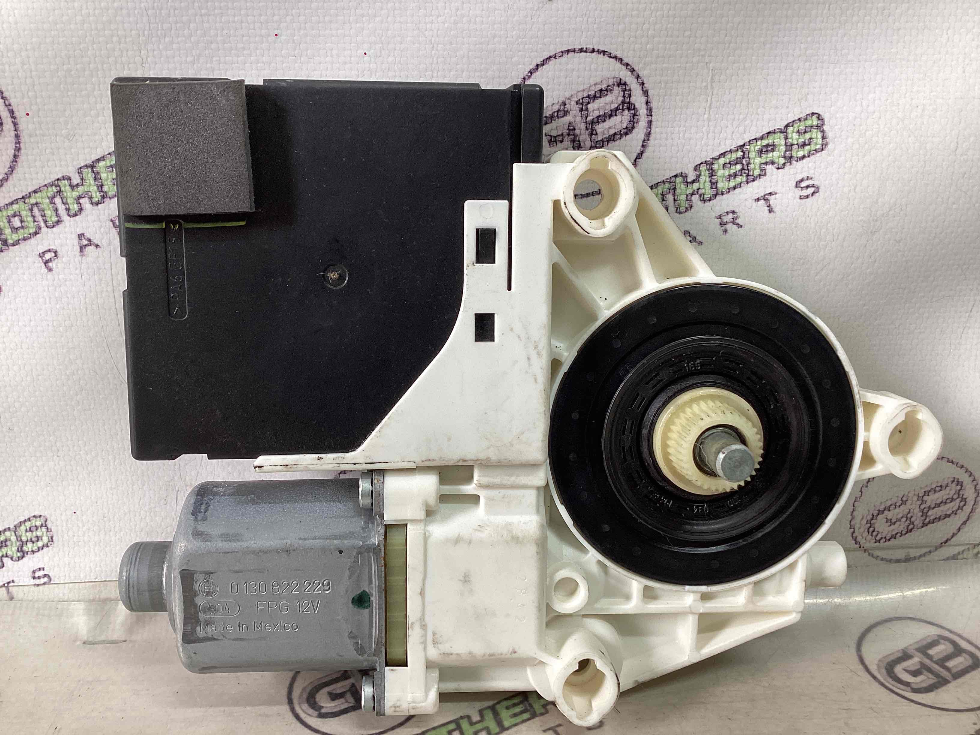 Моторчик склопідйомника