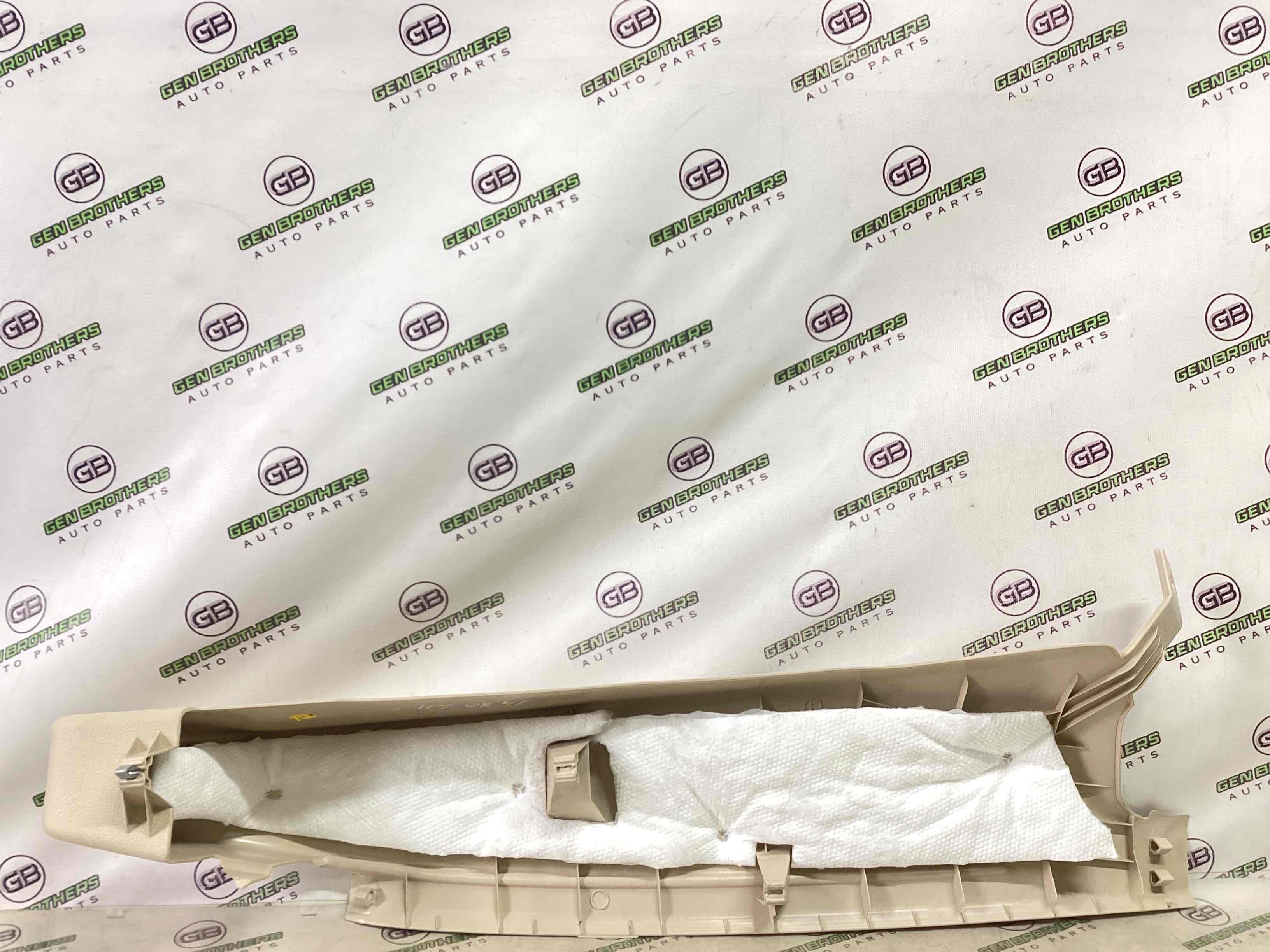 Обшивка задньої стійки ліва