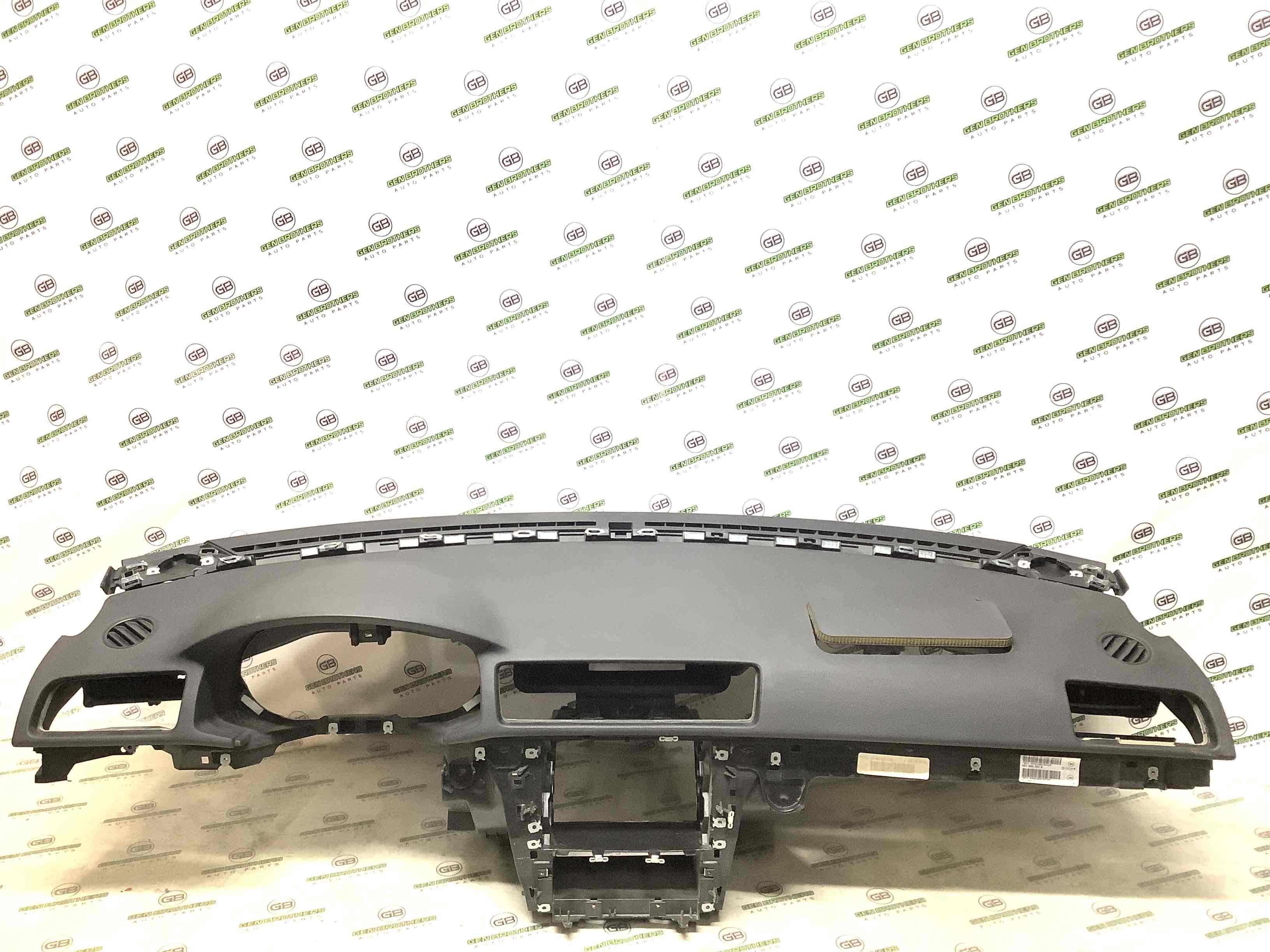 Панель передня салону торпедо