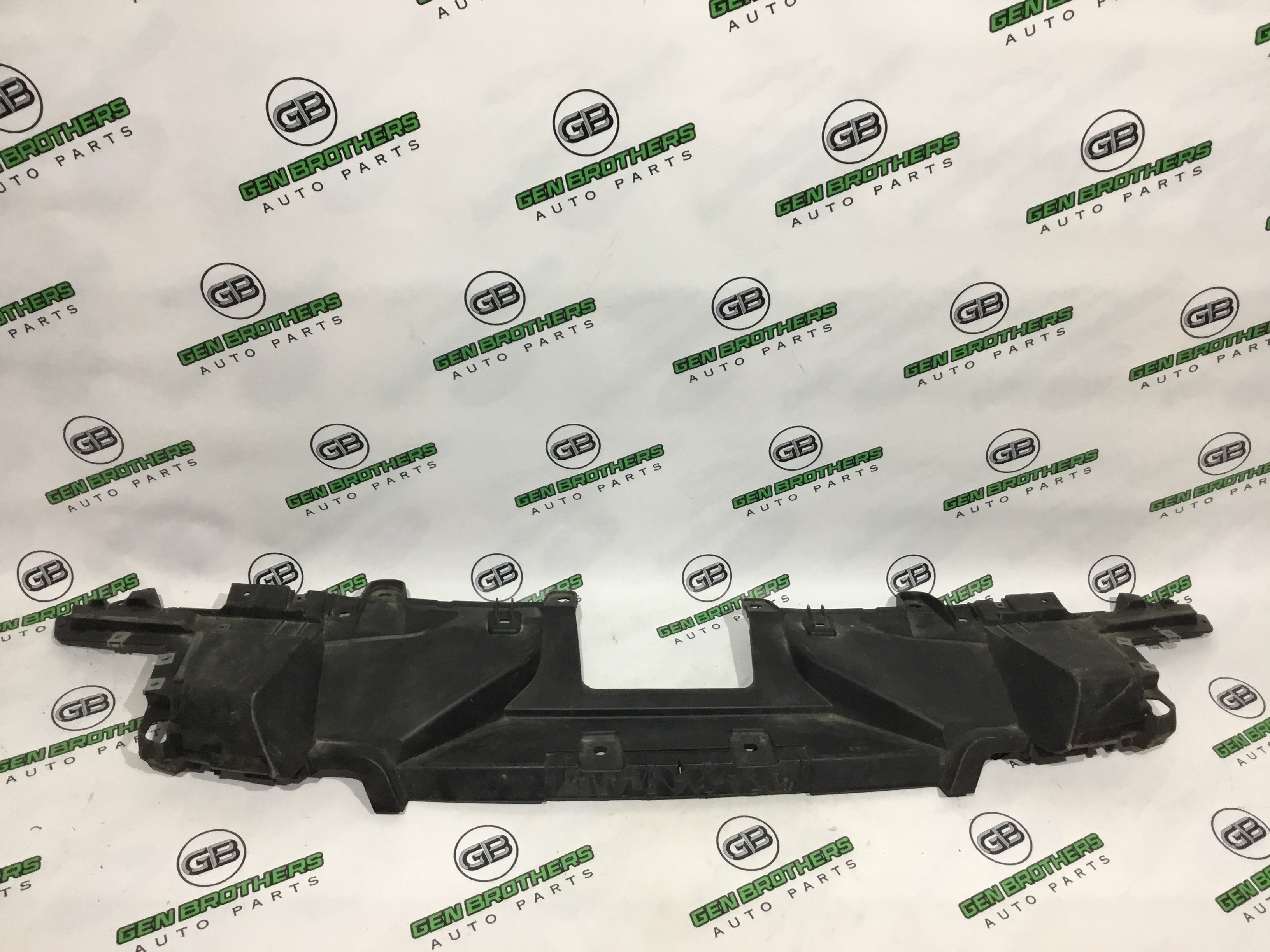 Бампер передній