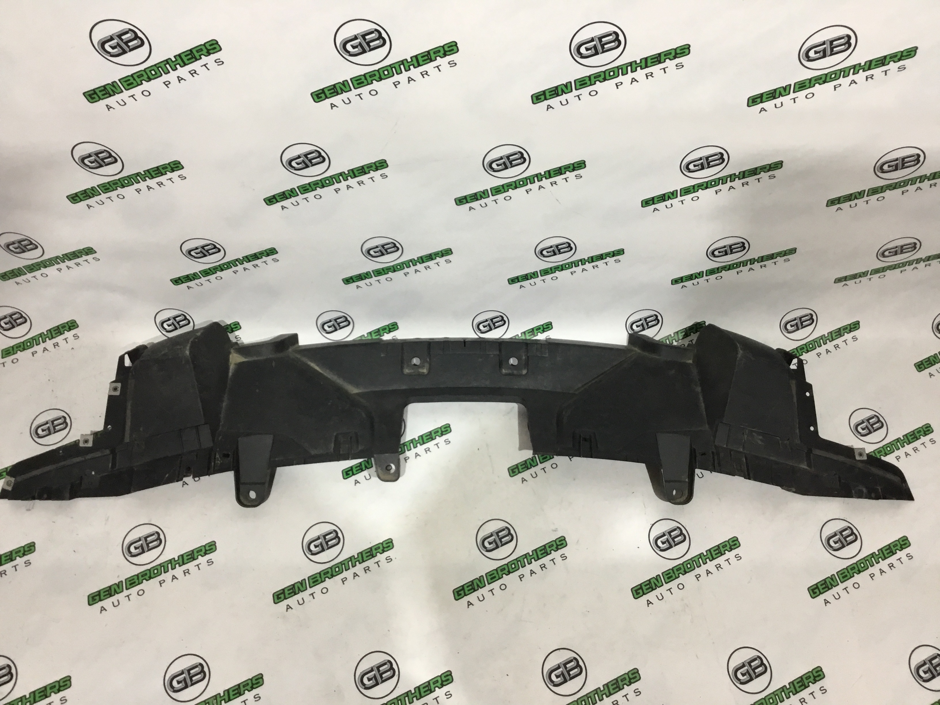 Бампер передній