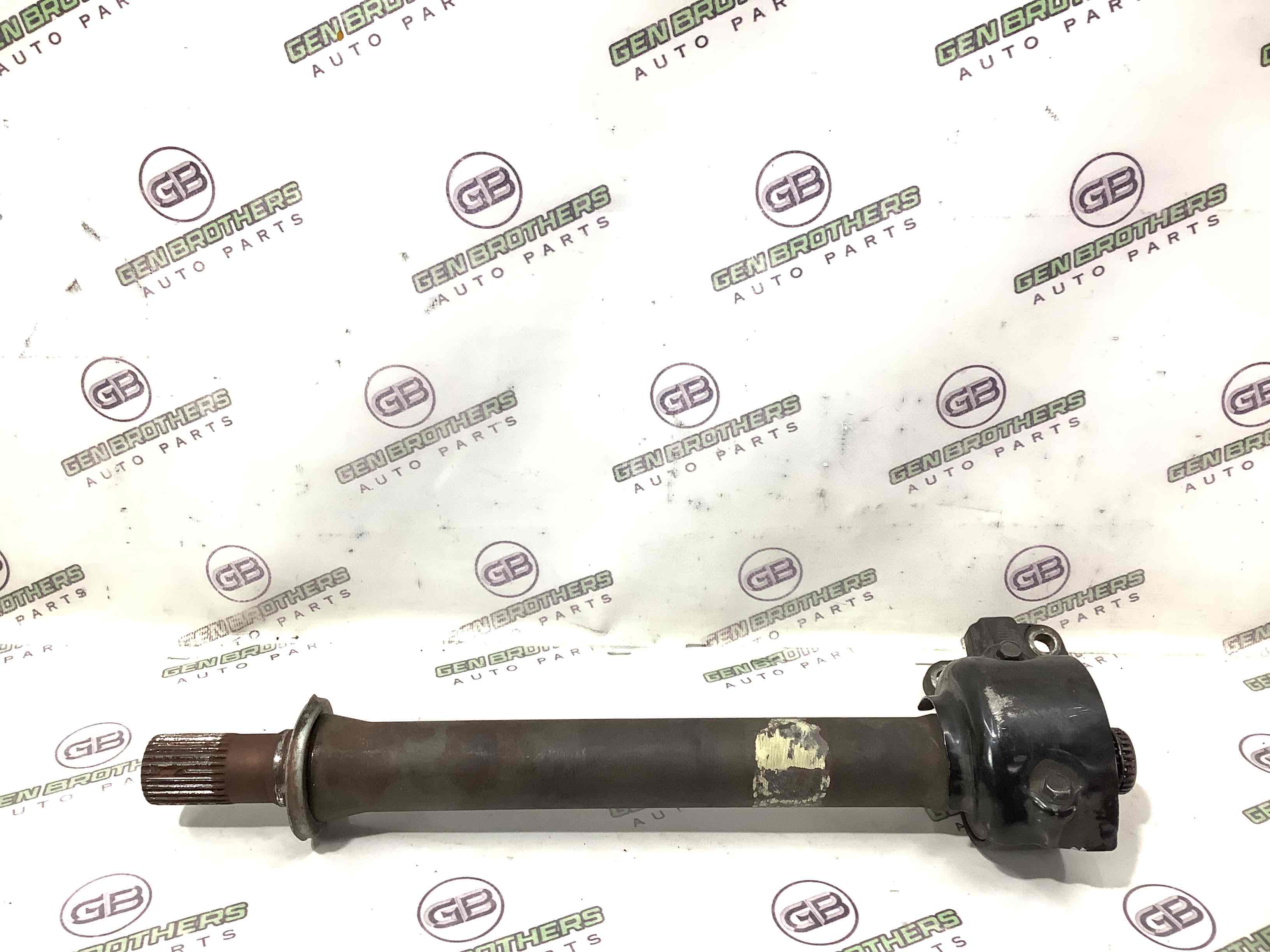 Напіввісь привідний вал