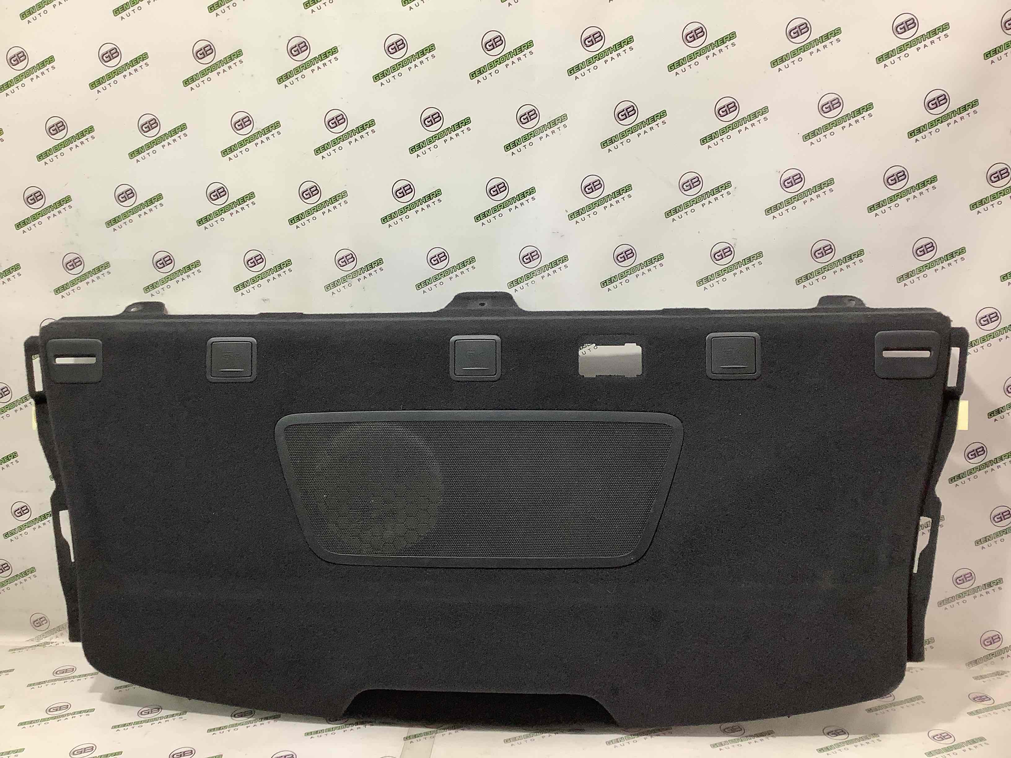 Обшивка задньої полиці