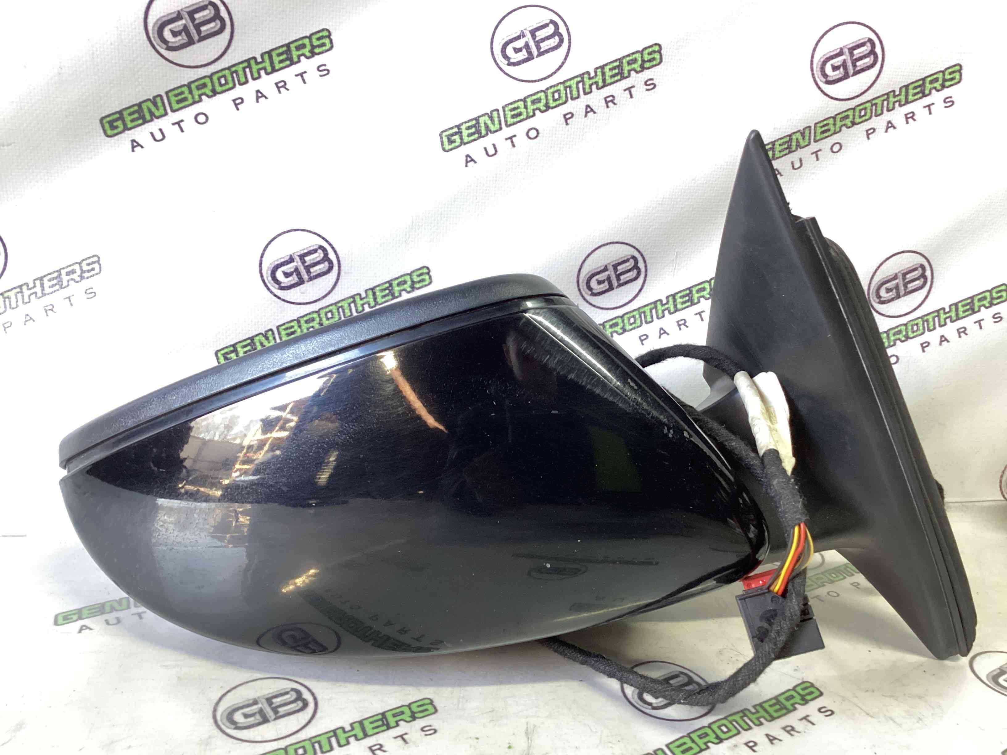 Дзеркало зовнішнє праве