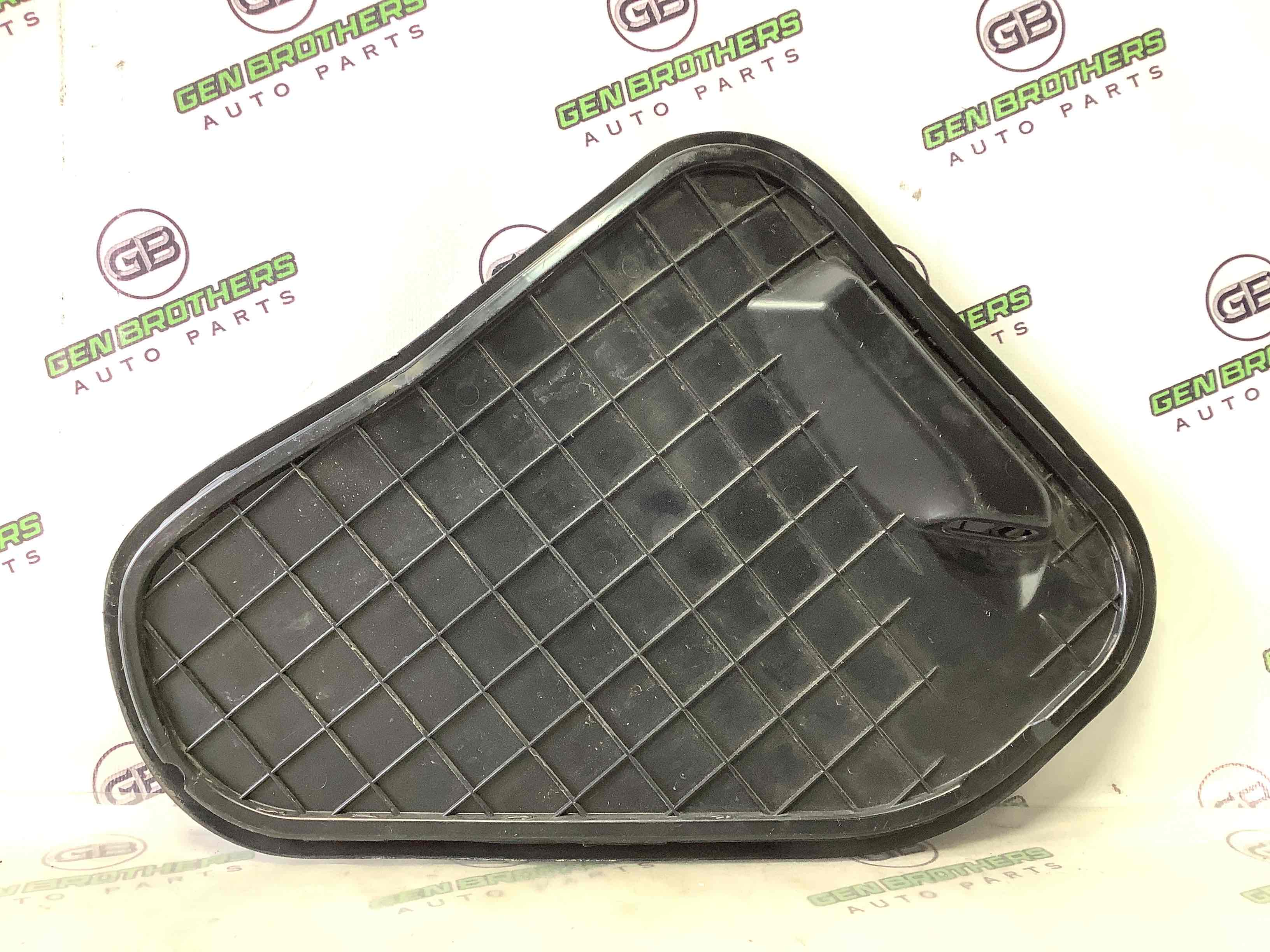 Пластикові елементи салону