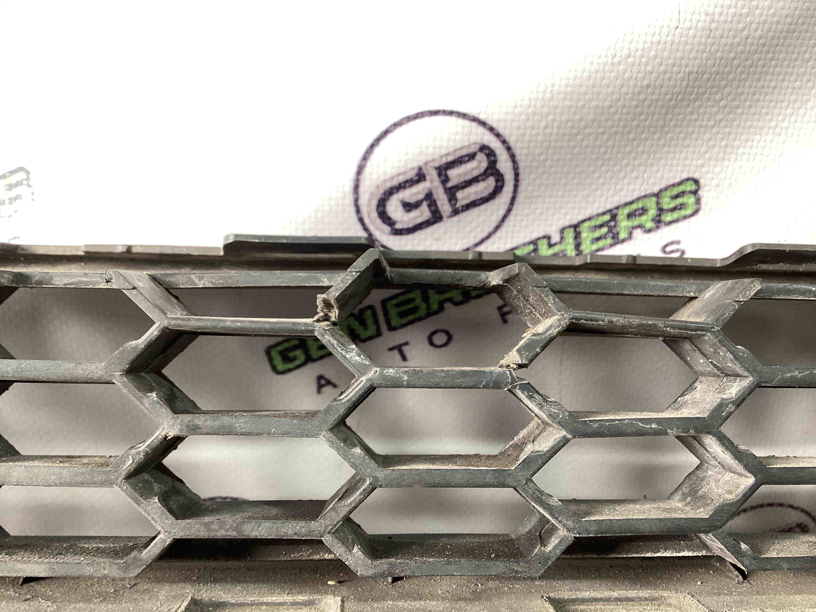 Заглушка, вставка решітка в бампер