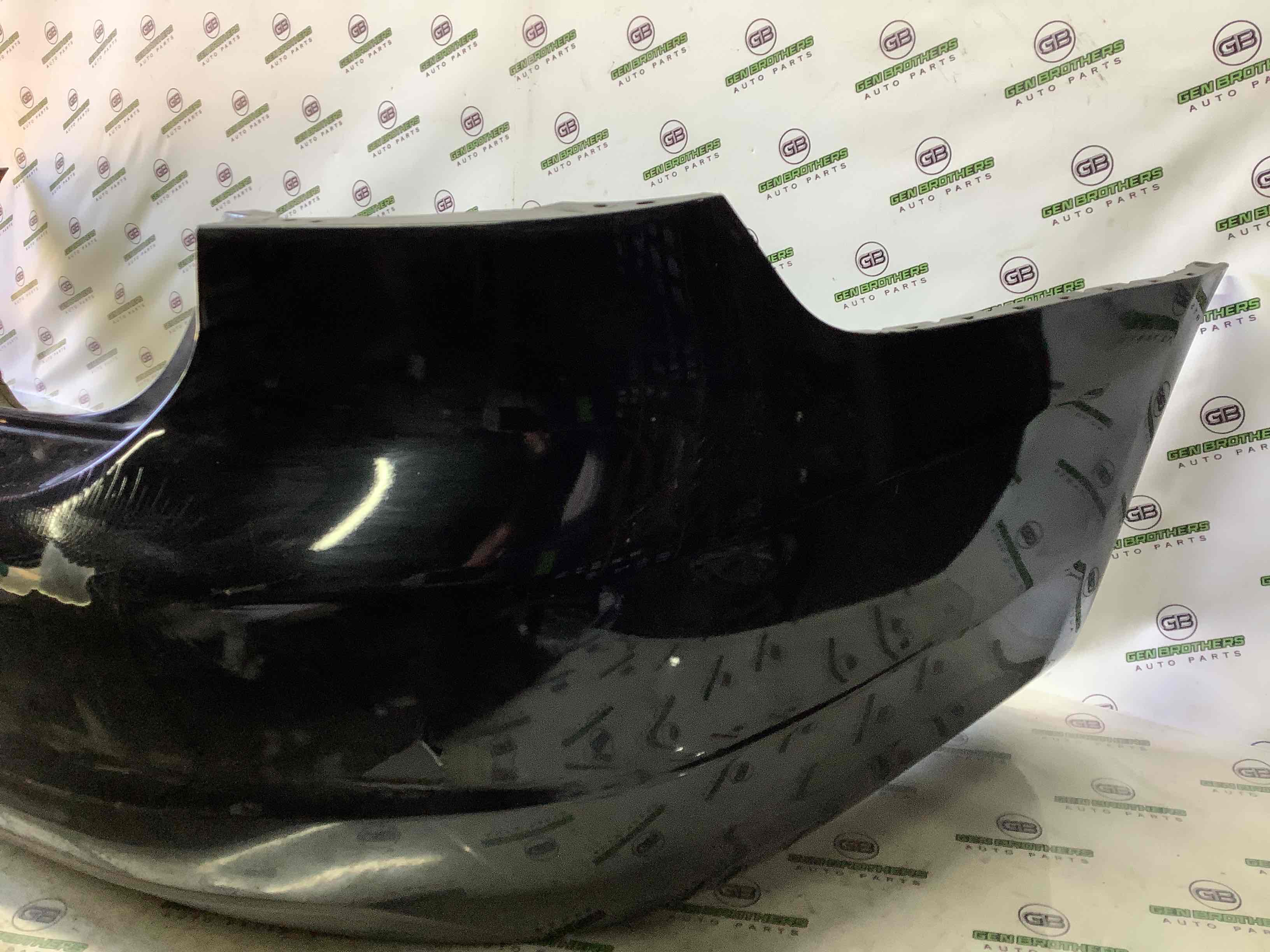 Бампер задній