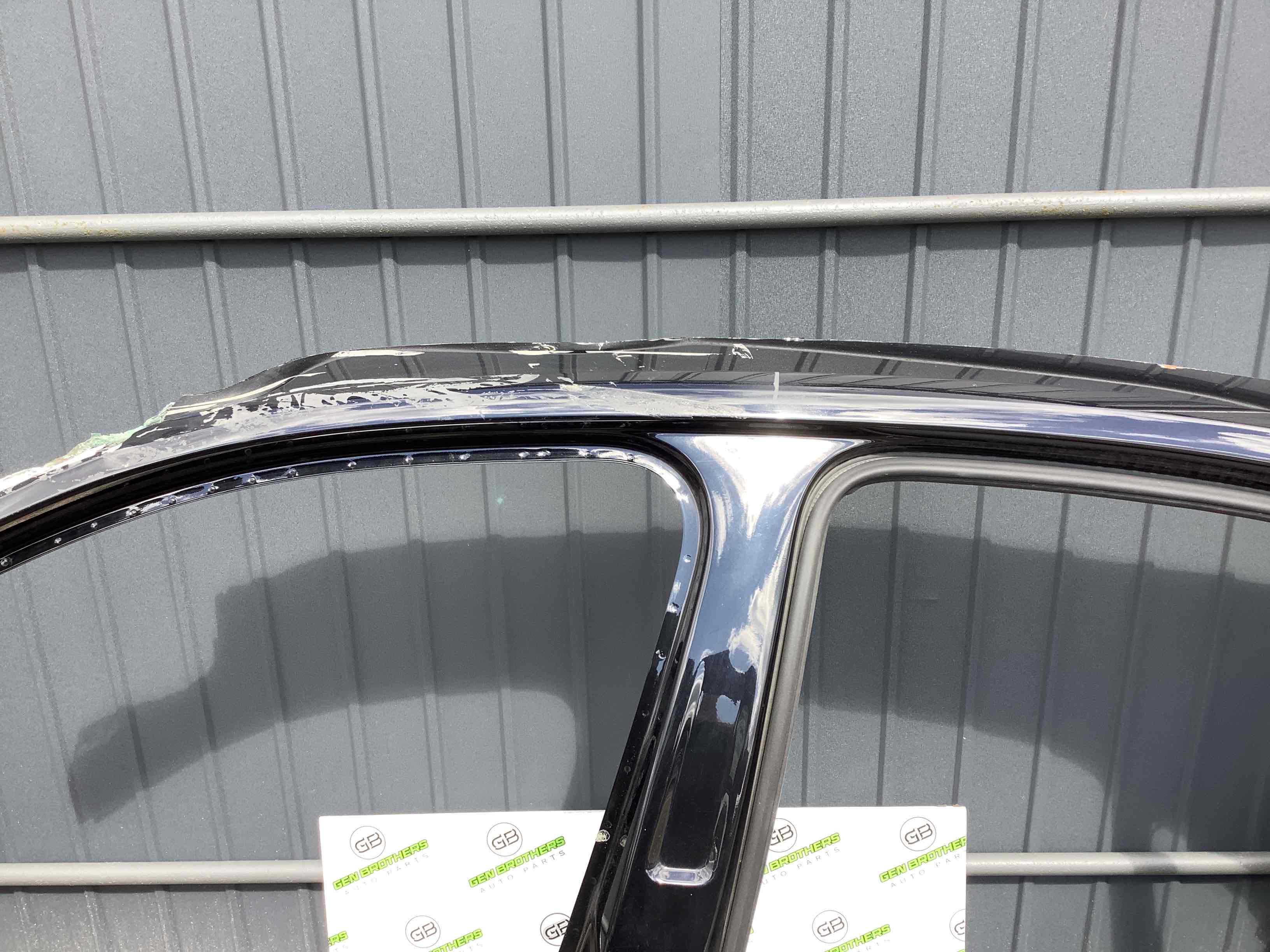 Стійки кузова та пороги