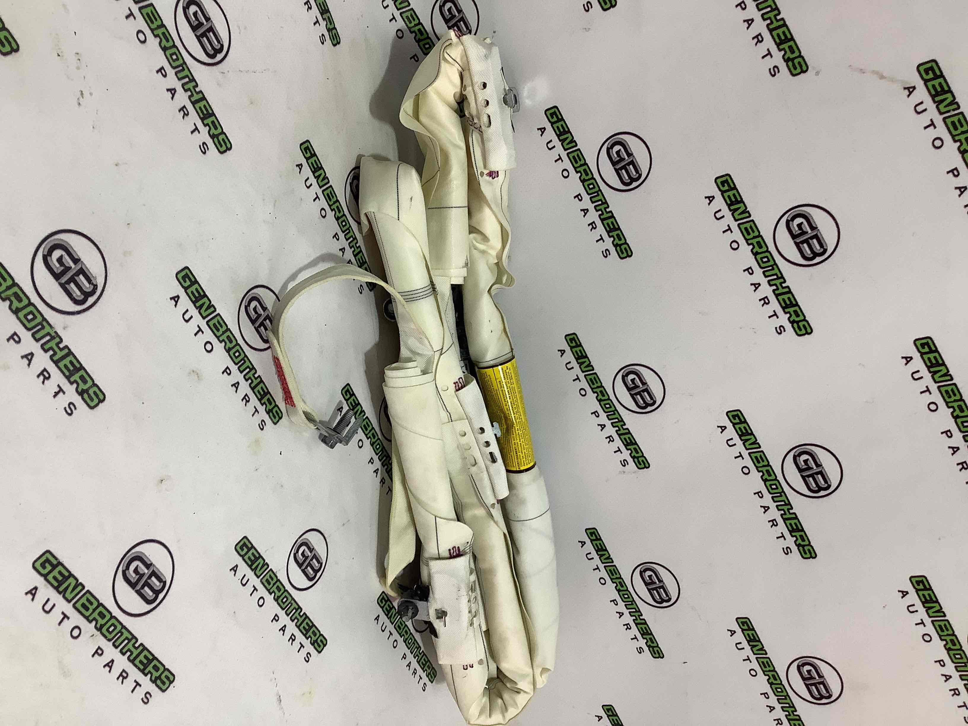 Подушка безпеки збоку шторка