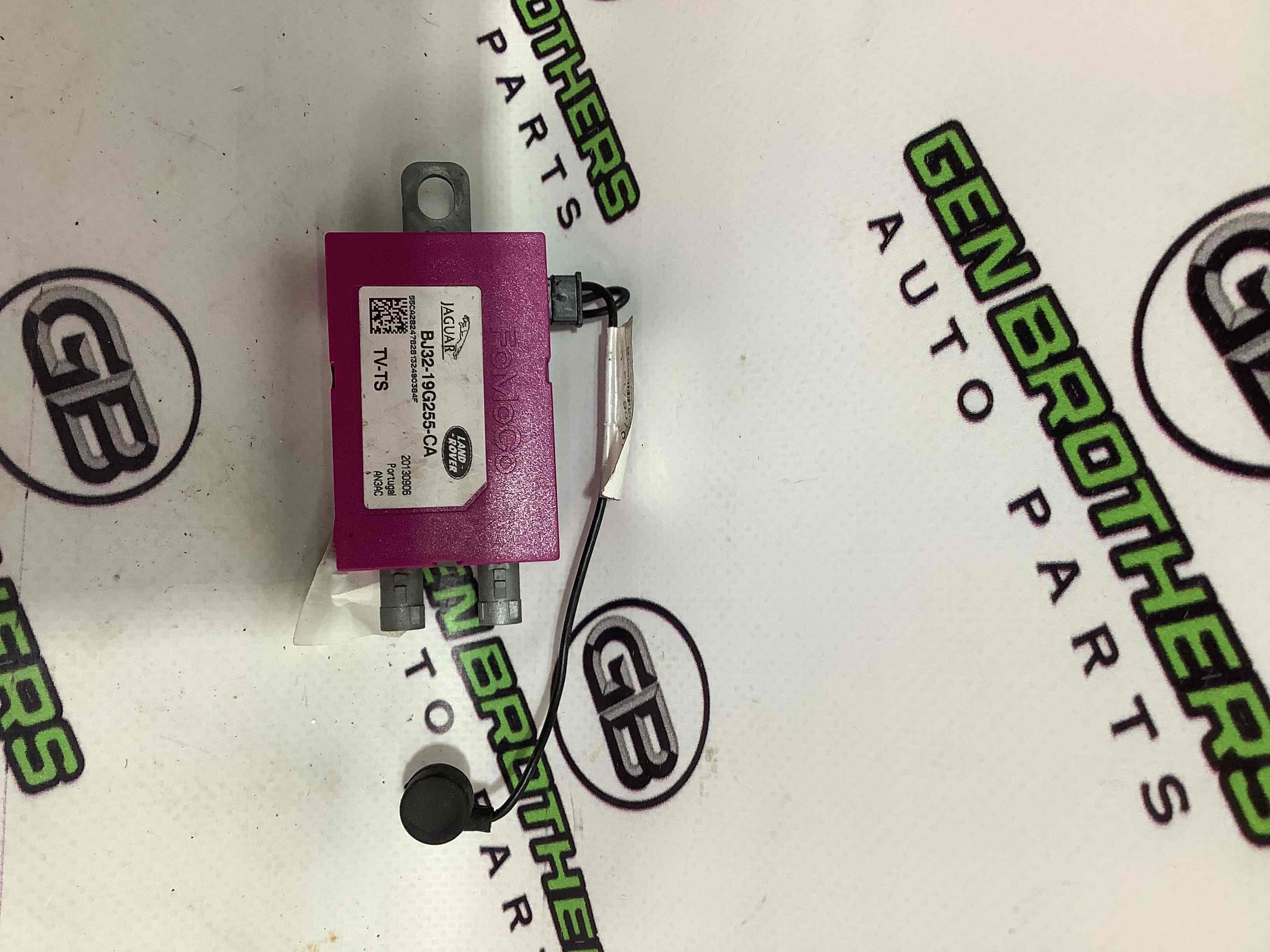 Блок радіо, зв'язку, магнітола, орган упр.