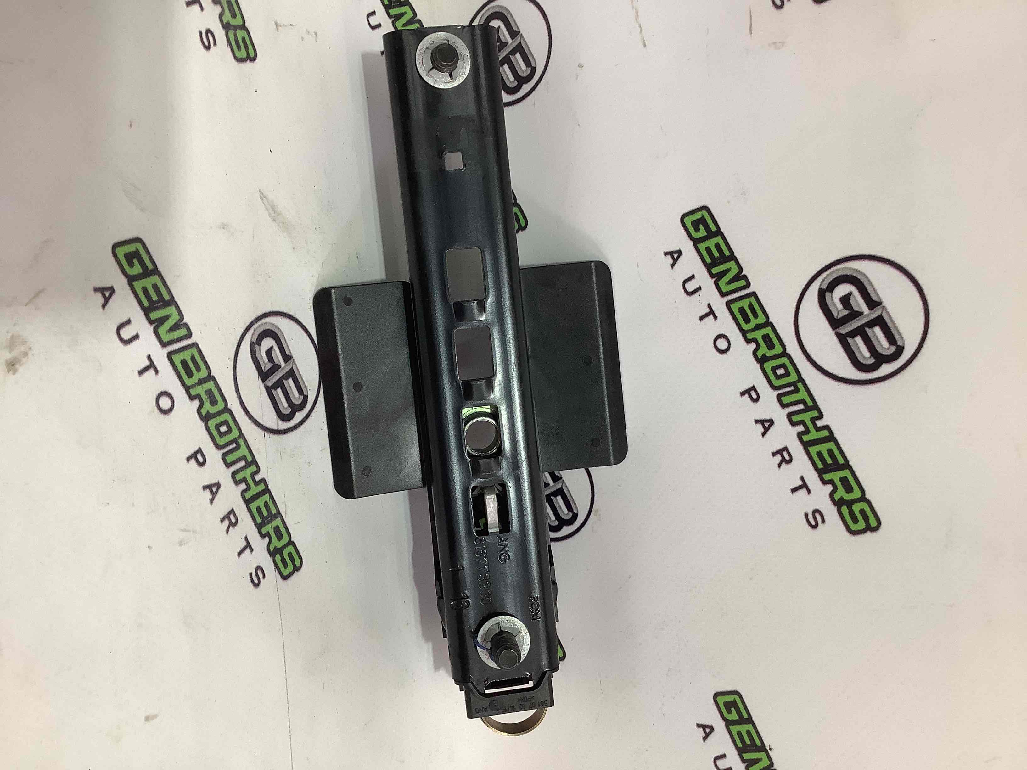 Регулятор висоти ременя безпеки