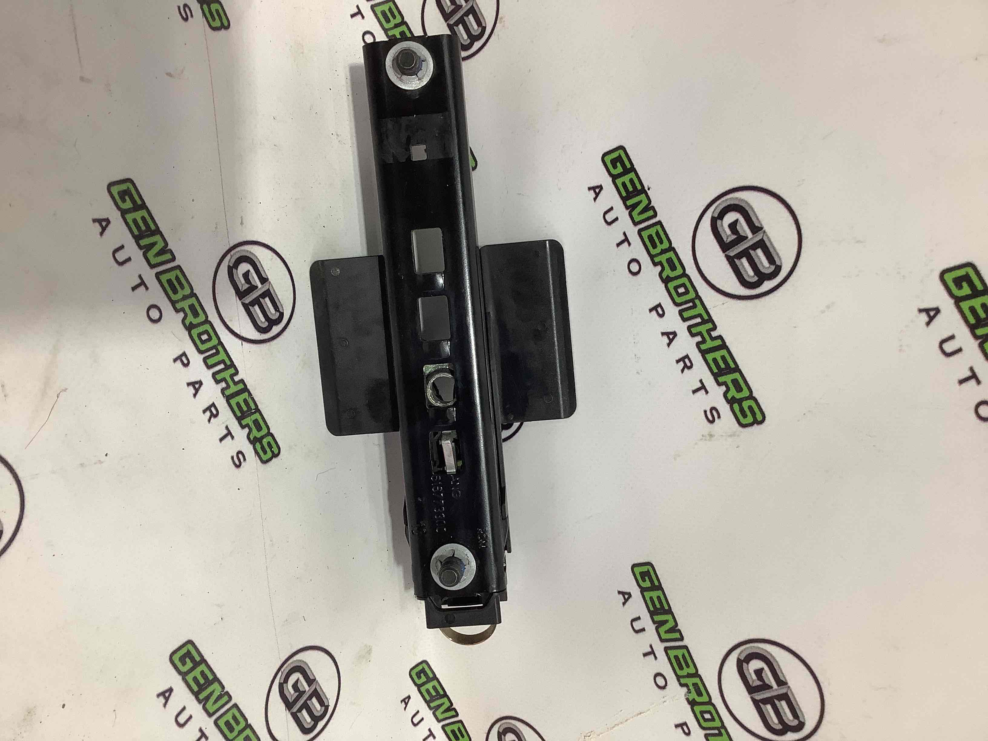 Регулятор висоти ременя безпеки