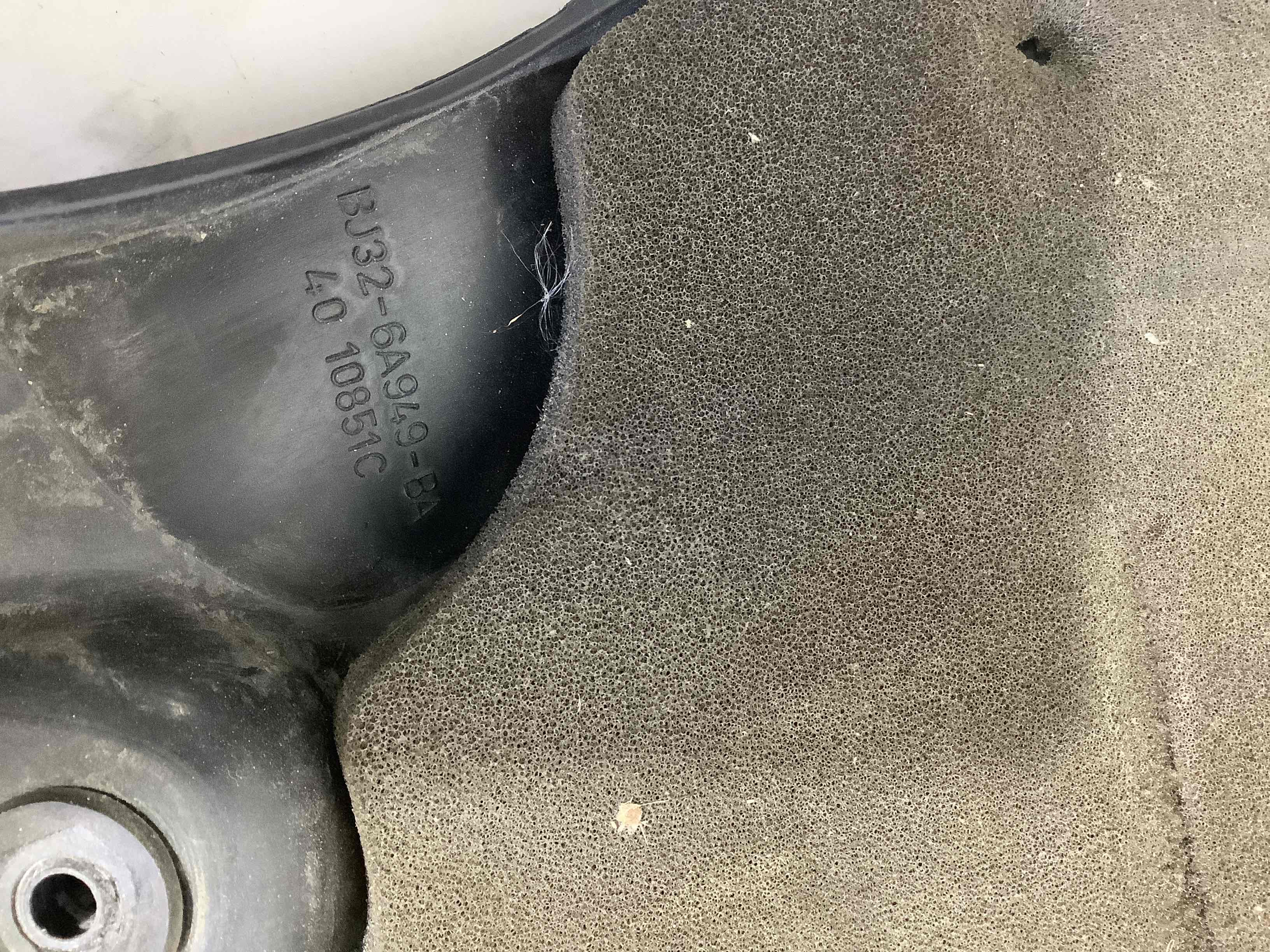 Кришка двигуна декоративна