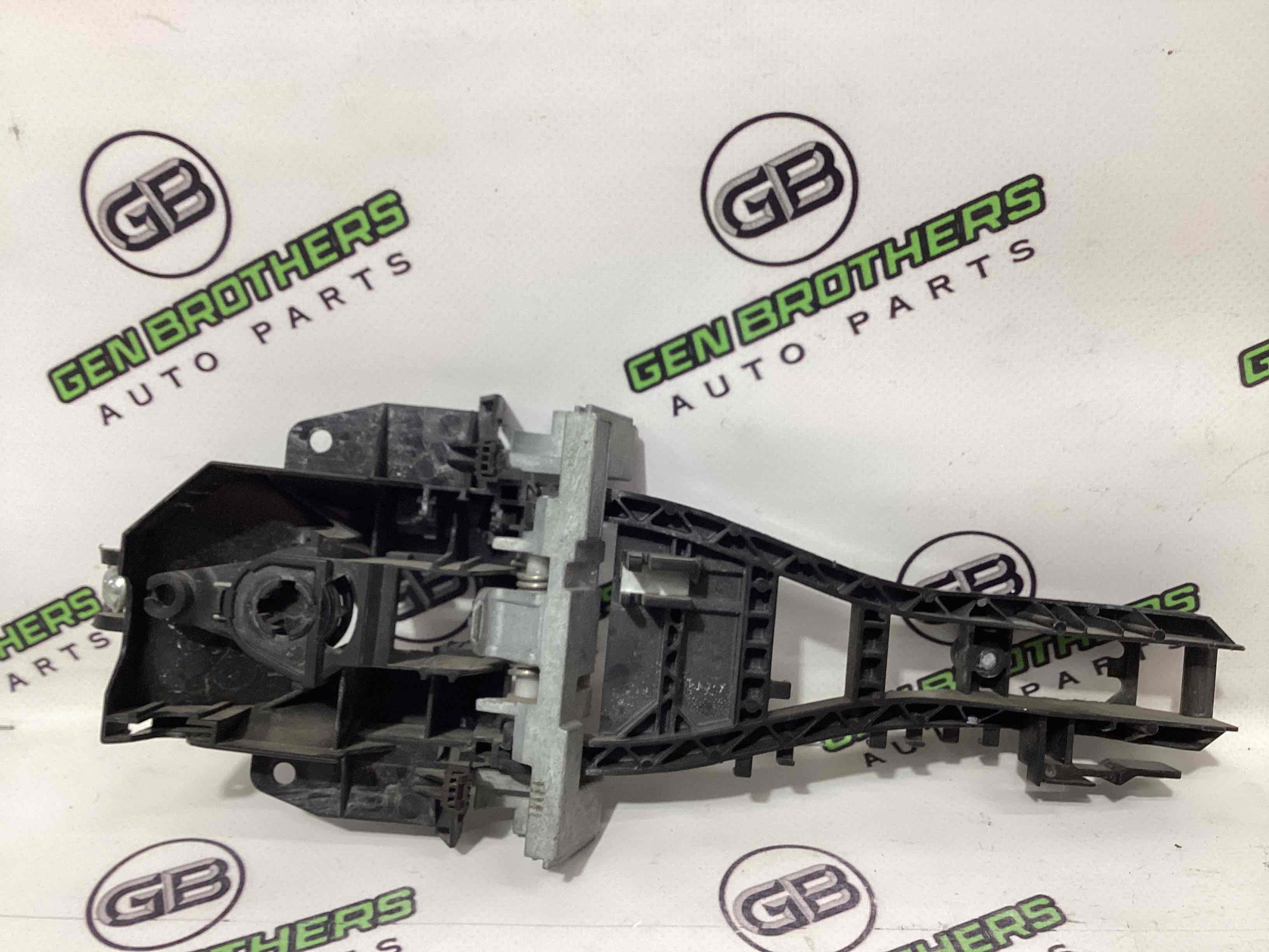 Кронштейн ручки дверей