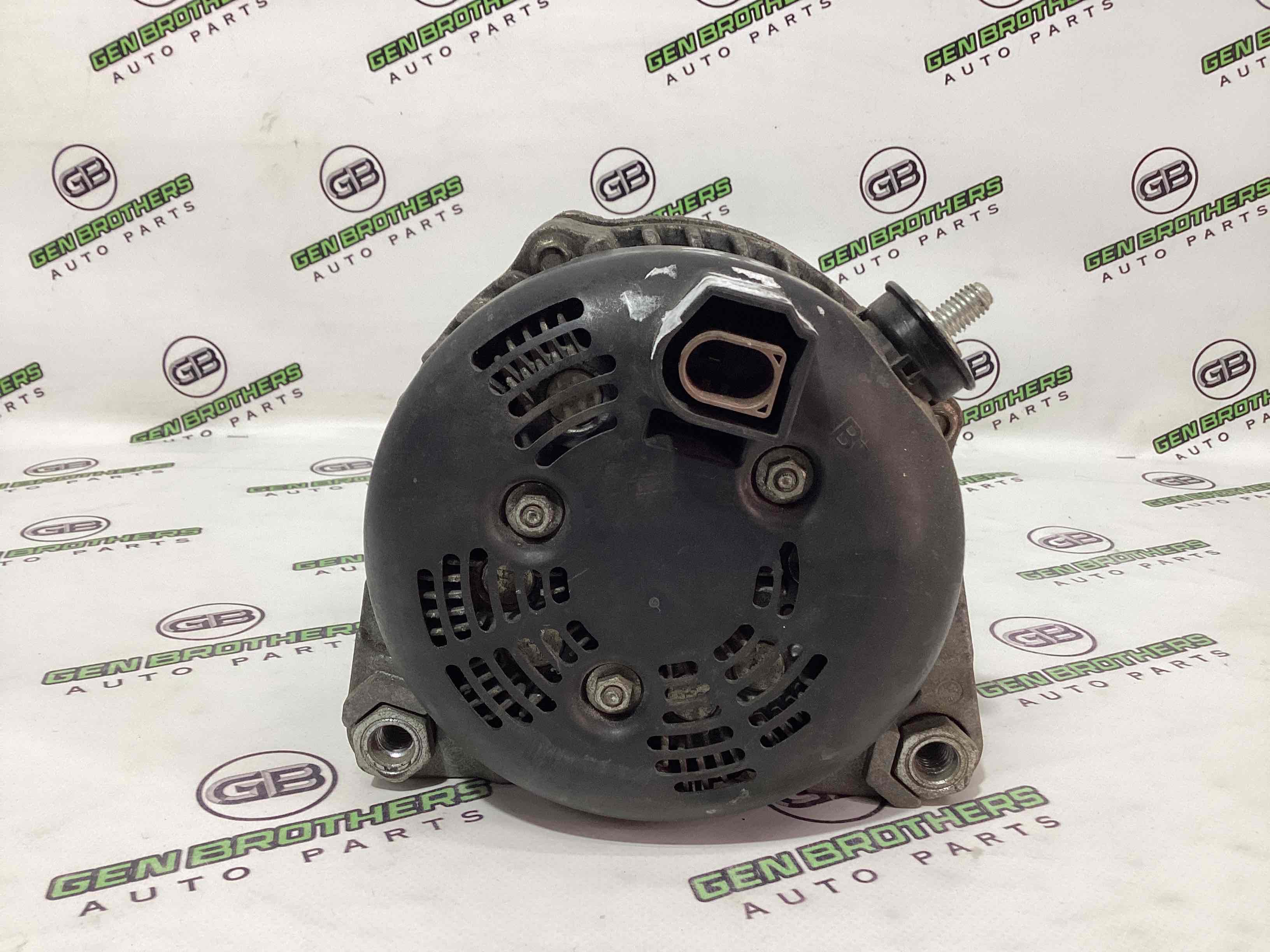 Генератор, кронштейн генератора