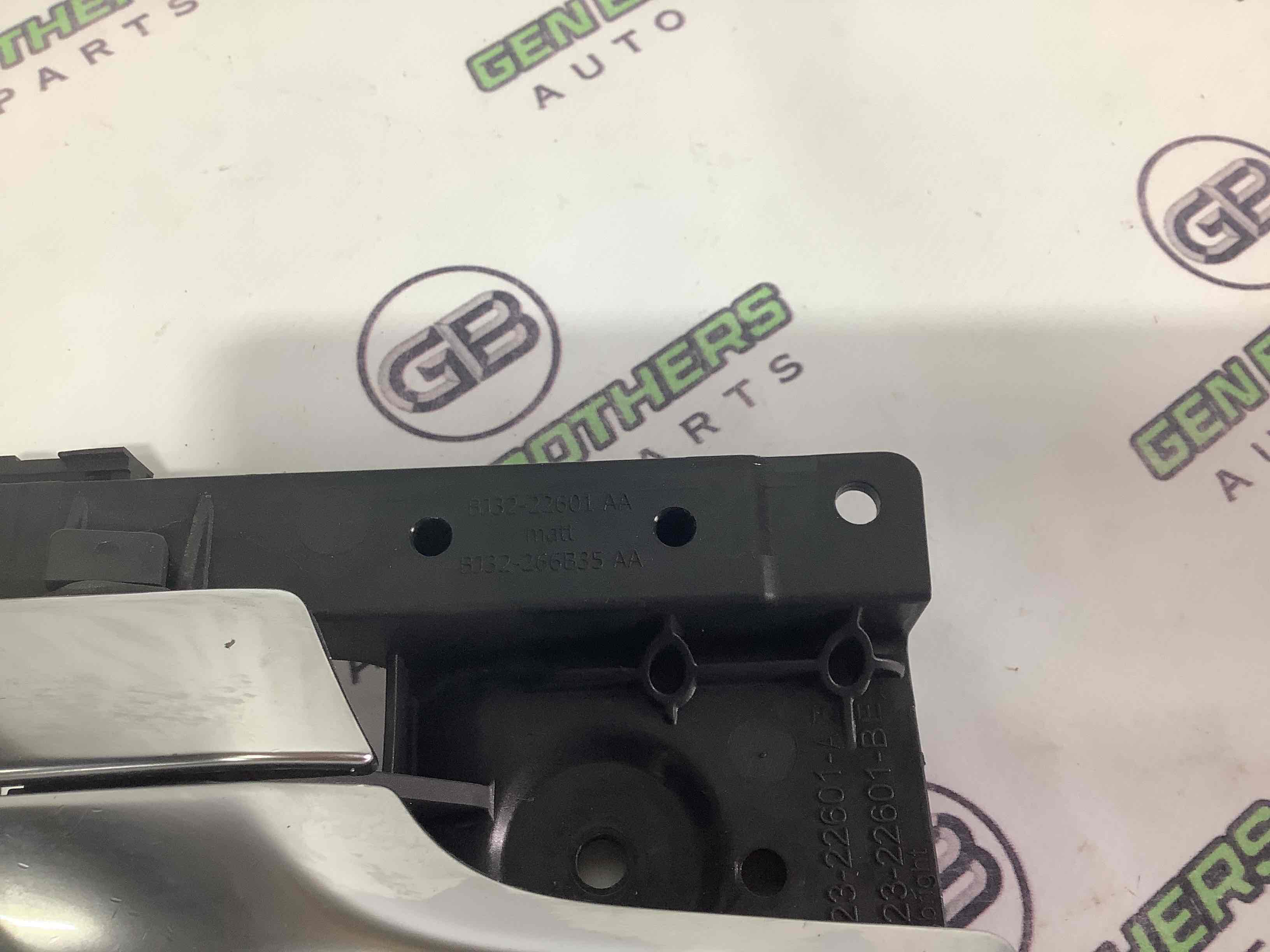 Ручка дверей салону внутрішня, поручень