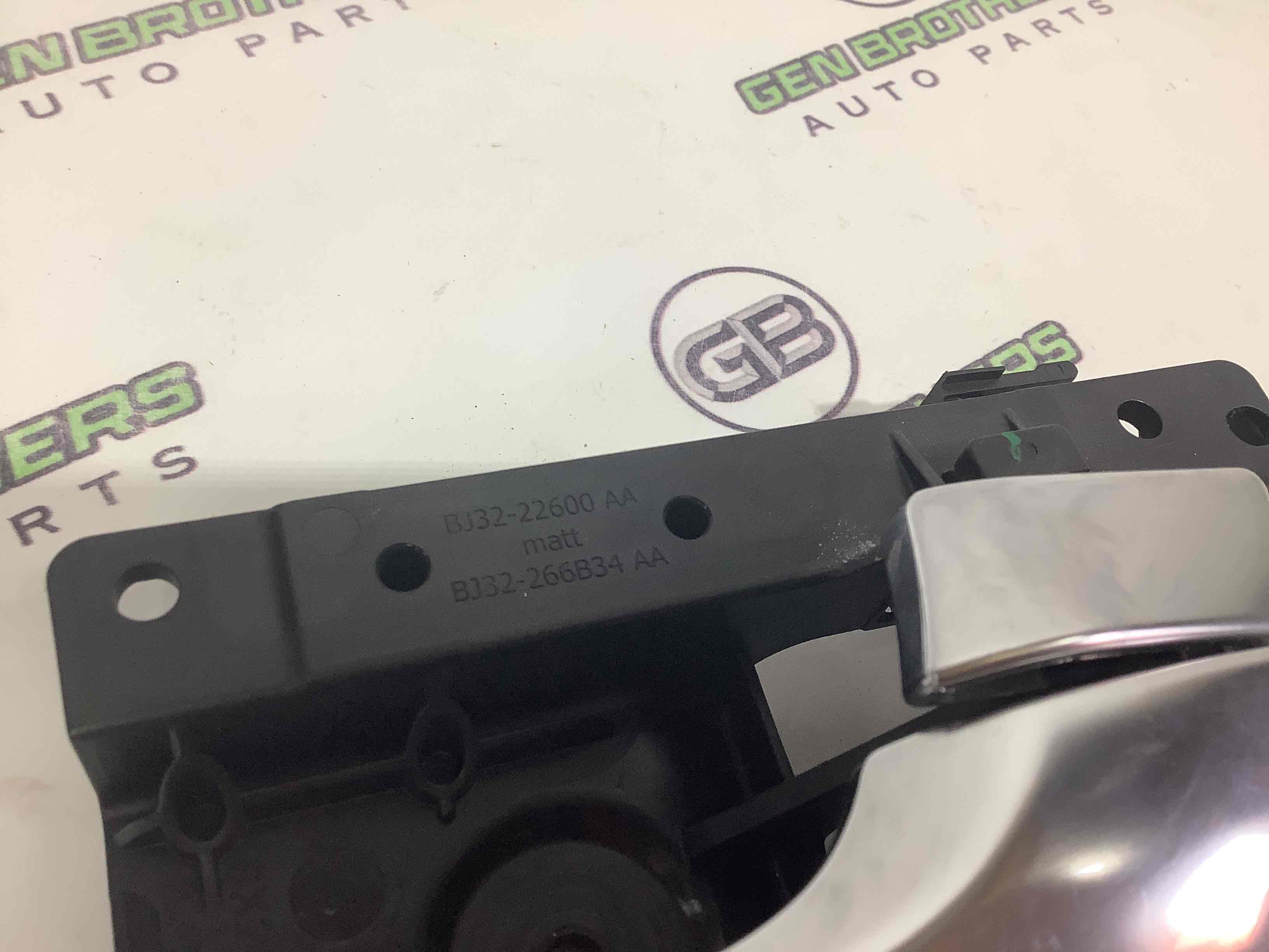 Ручка дверей салону внутрішня, поручень