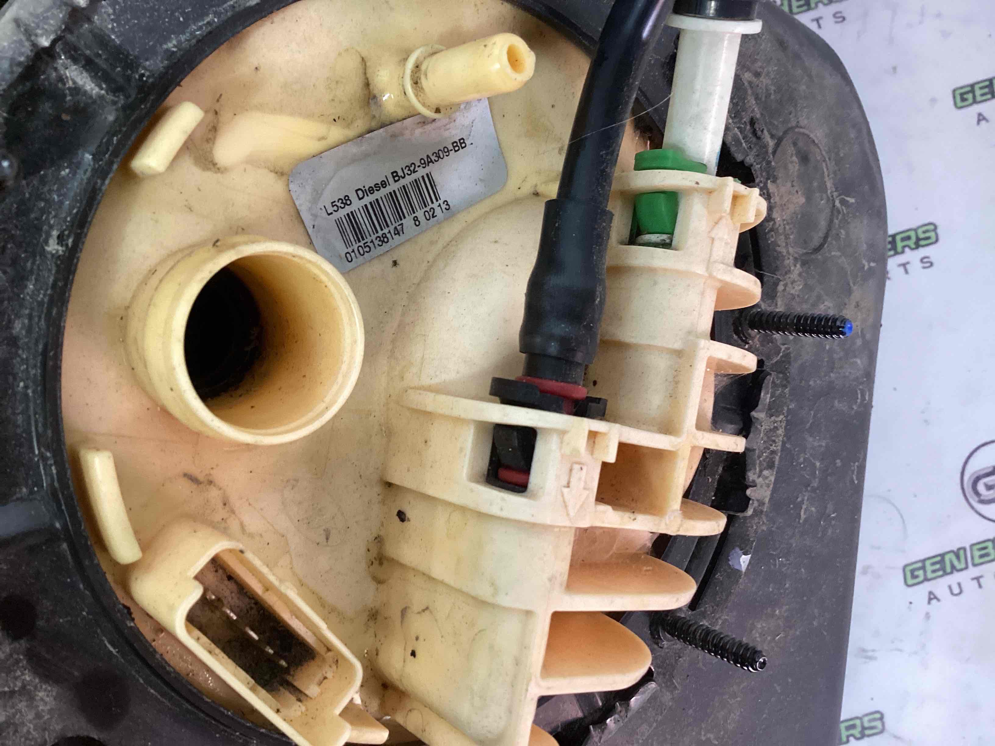 Насос паливний