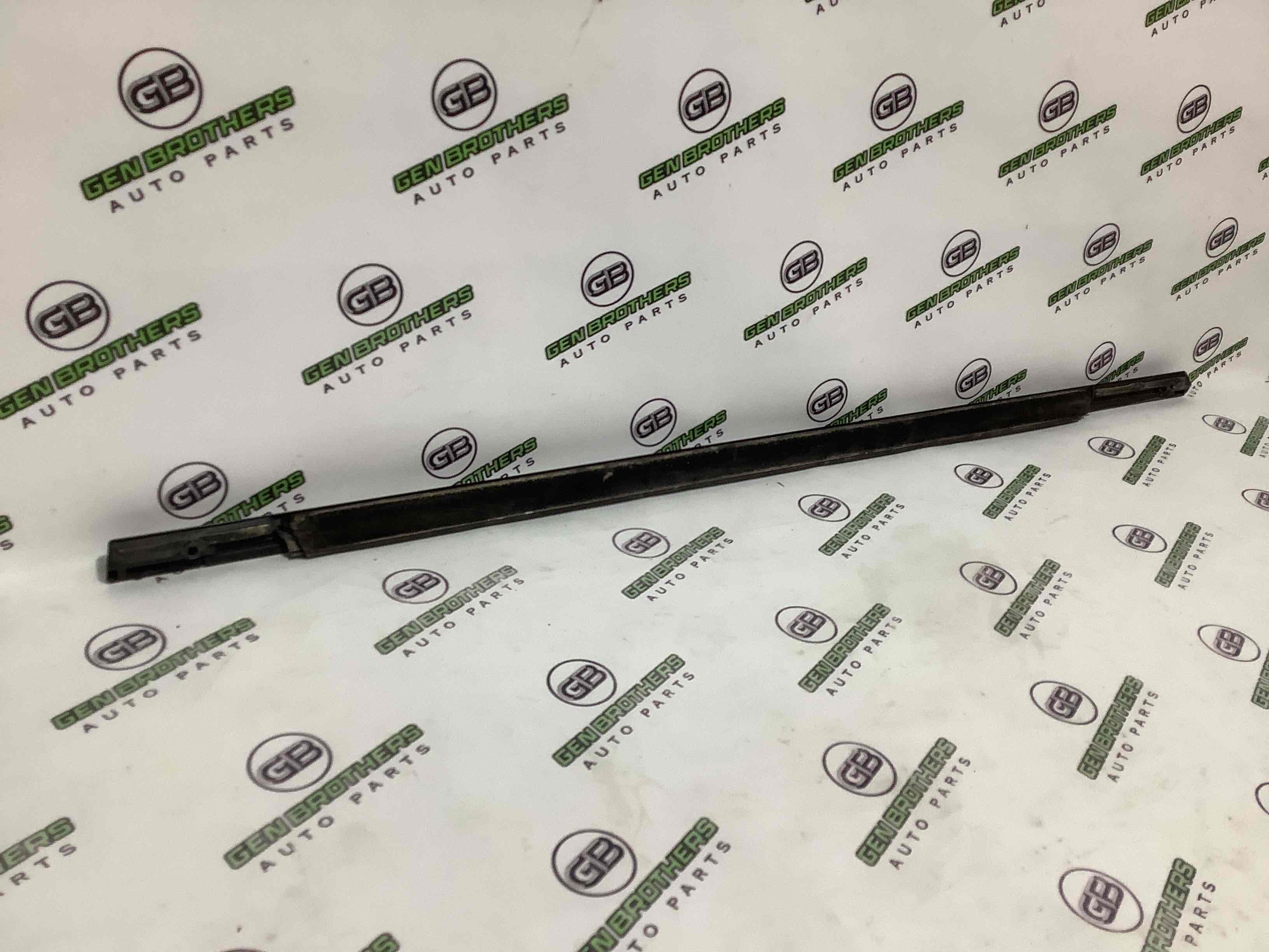 Ущільнювач скла, двері