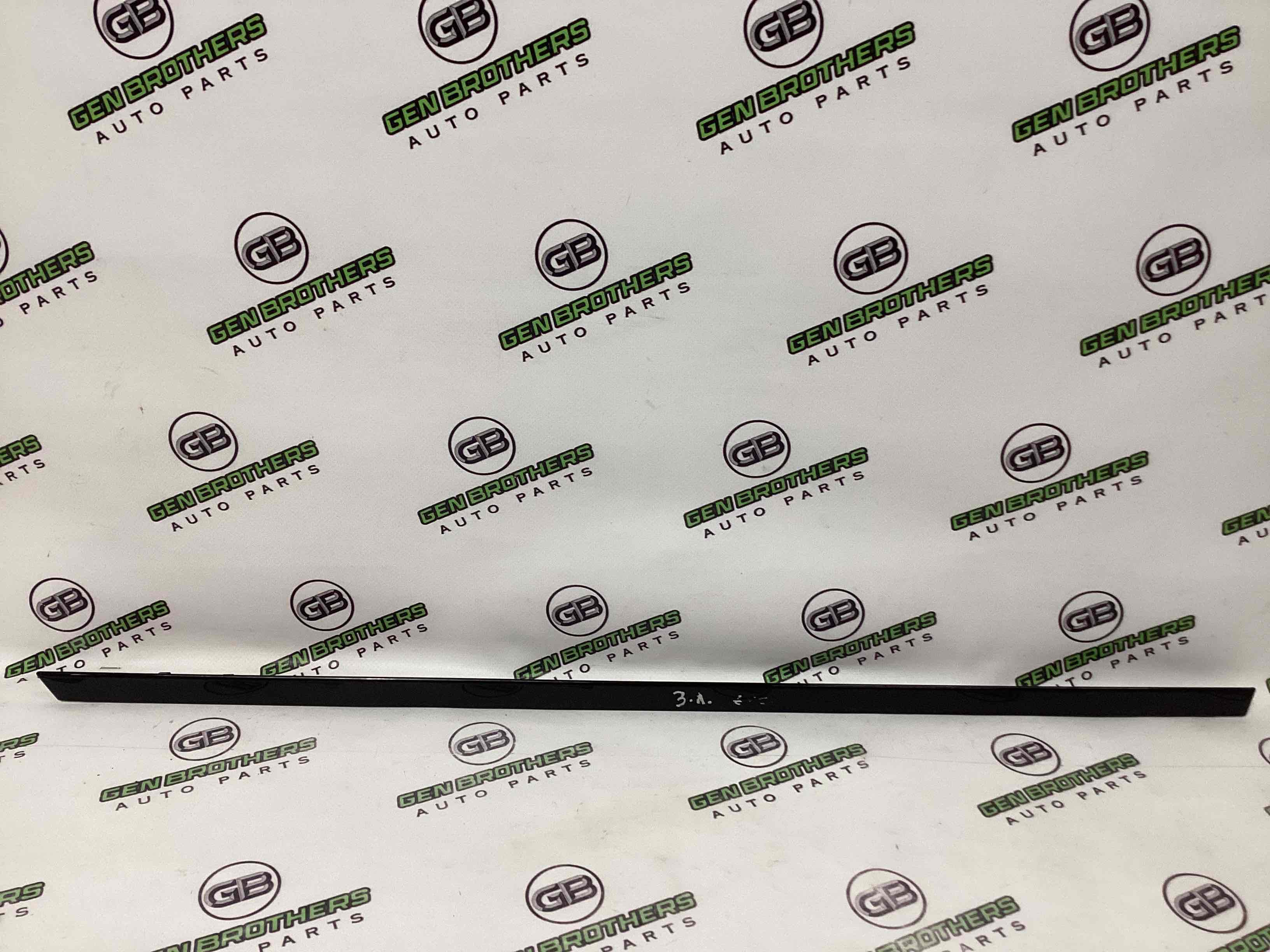 Молдинг двері задньої лівої