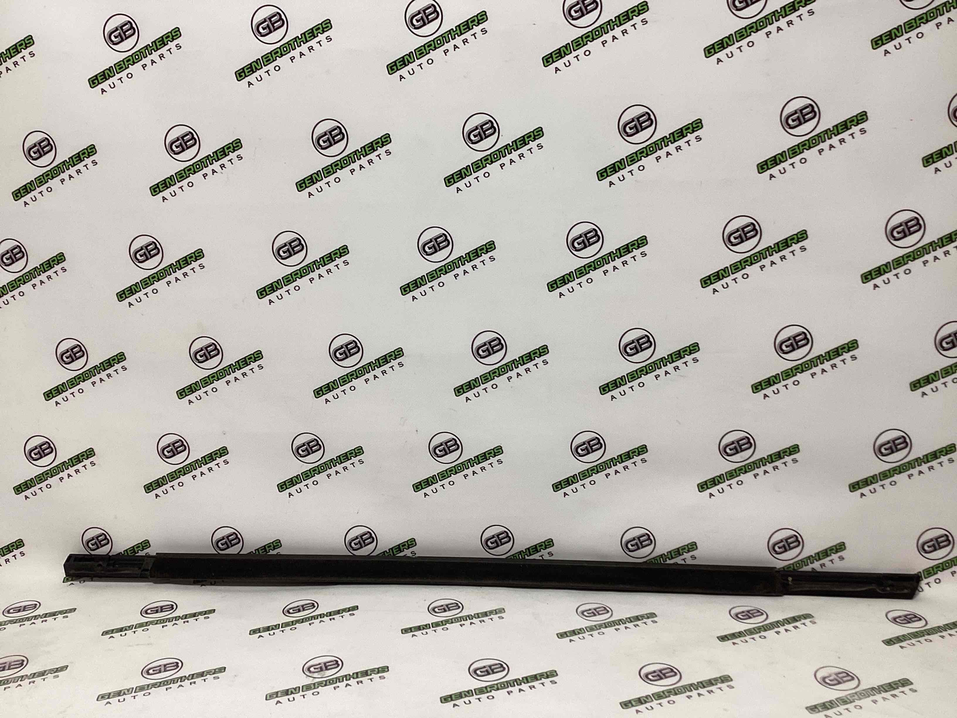 Молдинг двері задньої лівої