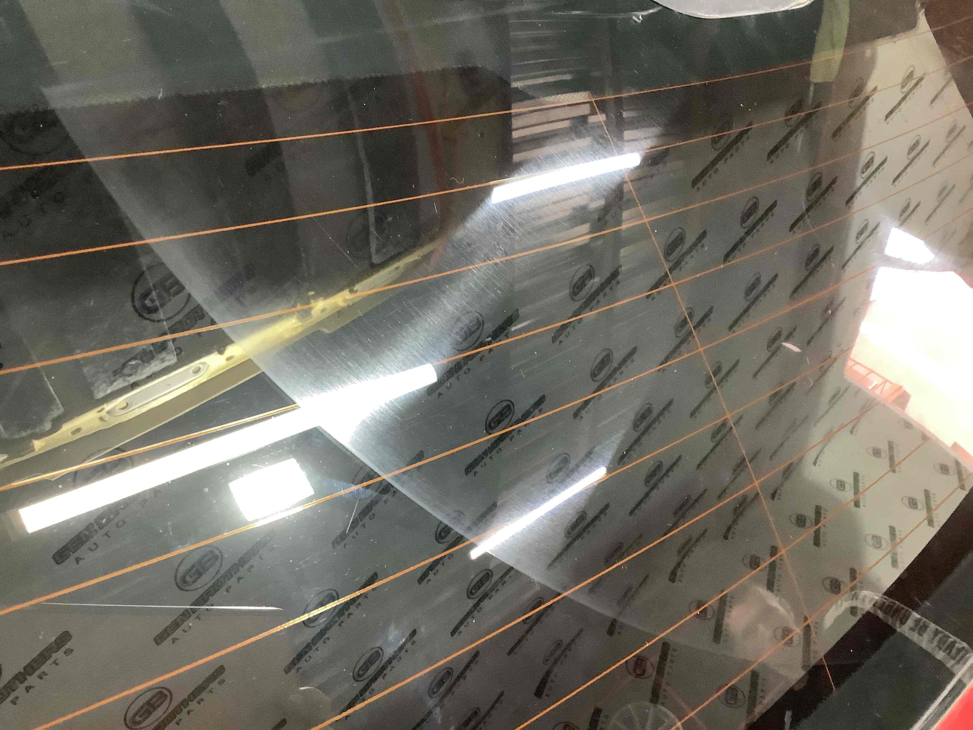 Скло заднє, скло кришки багажника